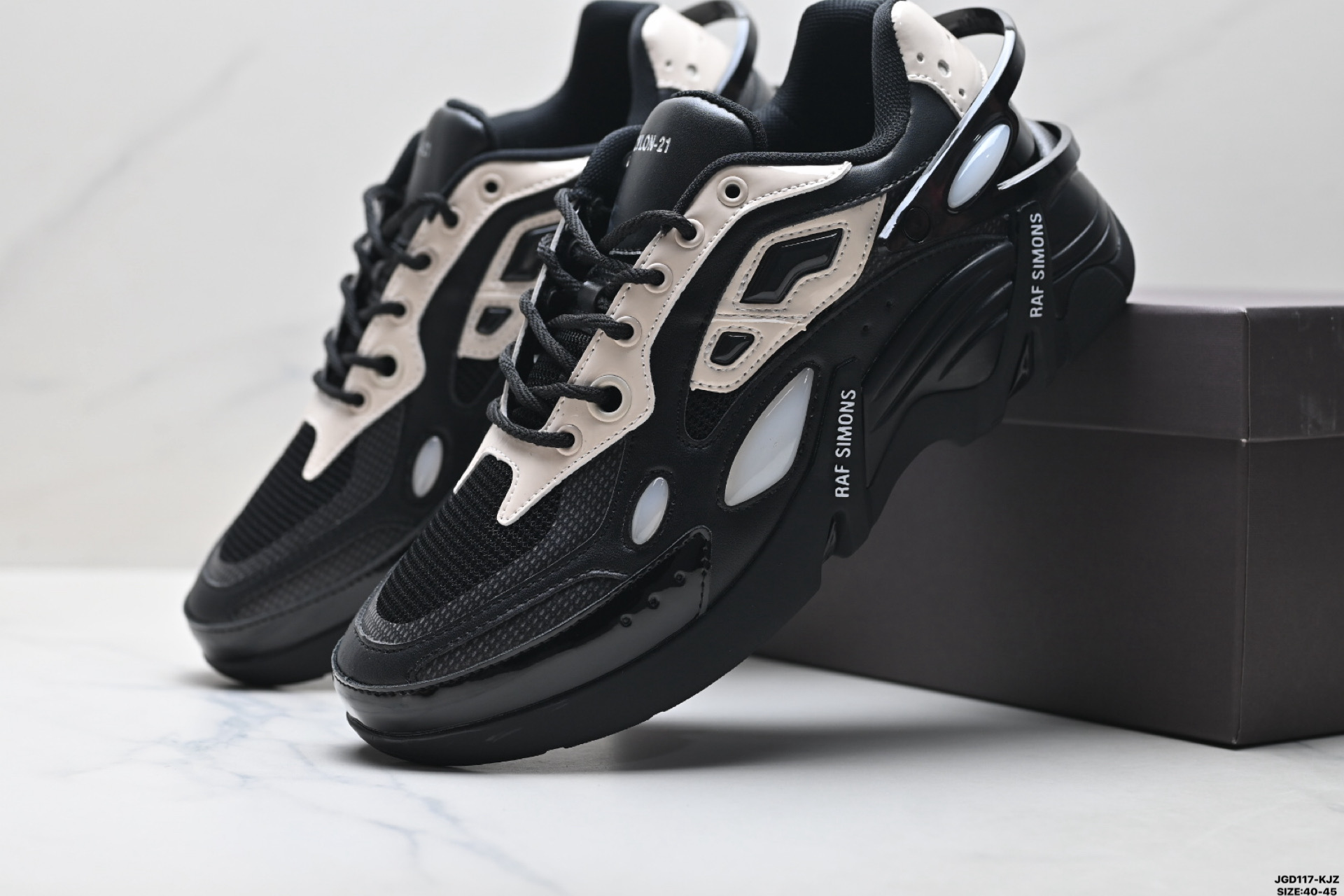 200 RAF SIMONS CYLON-21 潮流运动 织物皮革 圆头系带 低帮休闲鞋 HR740011L-0370