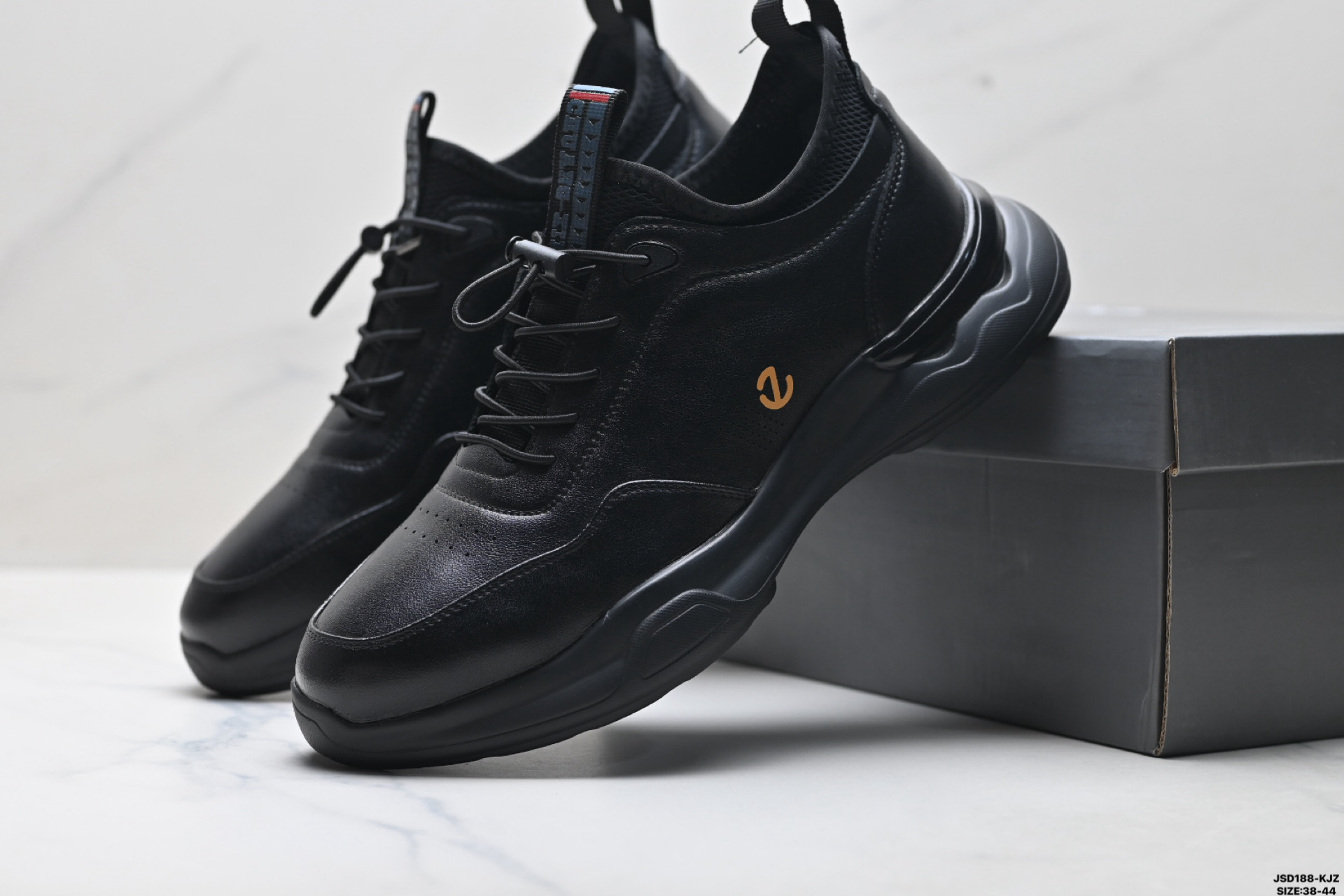 220 Ecco爱步 Biom Fjuel 轻量化设计 透气登山鞋鞋