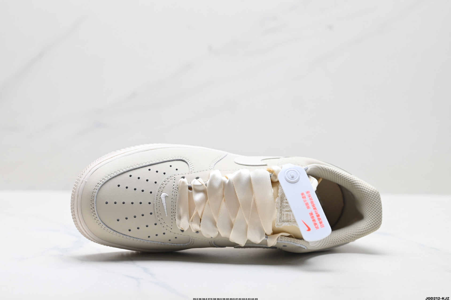 200 NIKE AIR FORCE 1‘07 IR0871-100
