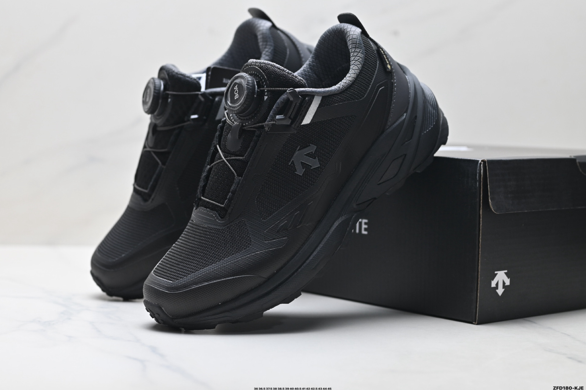 310 迪桑特DESCENTE ENERZITE MTN SPRINT WIRE GTX 舒适通勤 BOA系统 低帮跑步鞋 GORE-TEX内里 防水透气兼顾 D5492RRN66