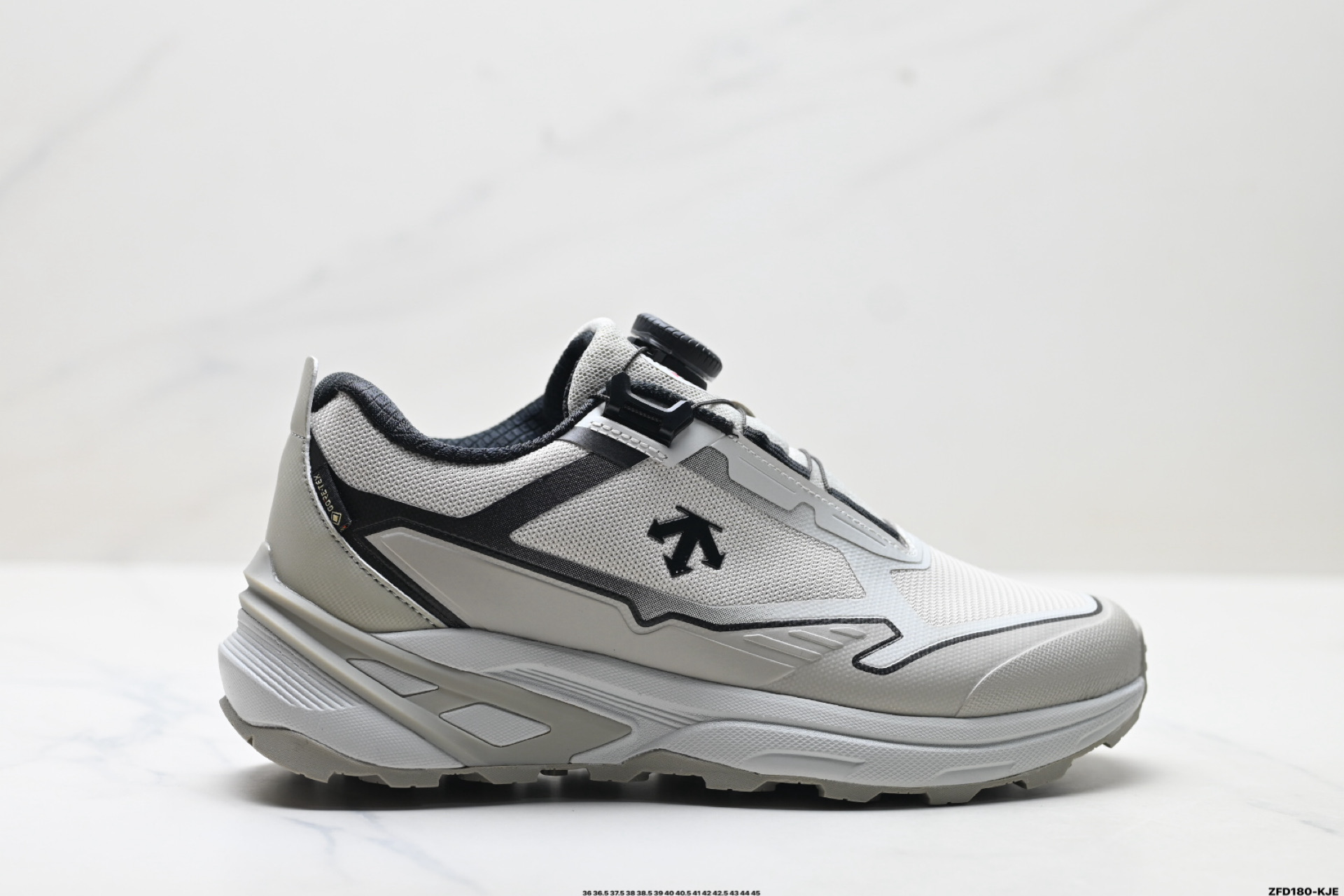 310 迪桑特DESCENTE ENERZITE MTN SPRINT WIRE GTX 舒适通勤 BOA系统 低帮跑步鞋 GORE-TEX内里 防水透气兼顾 D5492RRN66