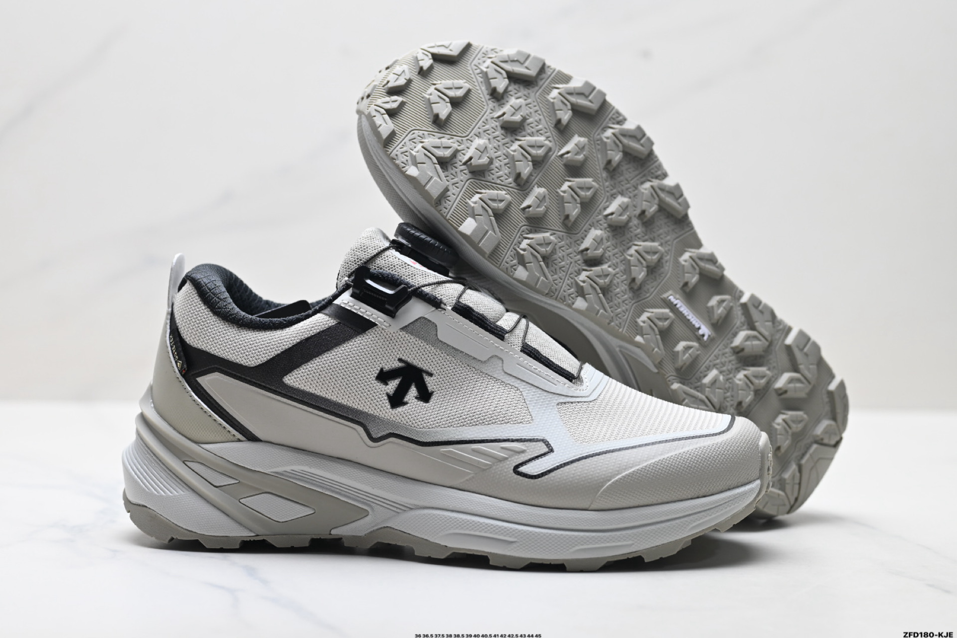 310 迪桑特DESCENTE ENERZITE MTN SPRINT WIRE GTX 舒适通勤 BOA系统 低帮跑步鞋 GORE-TEX内里 防水透气兼顾 D5492RRN66