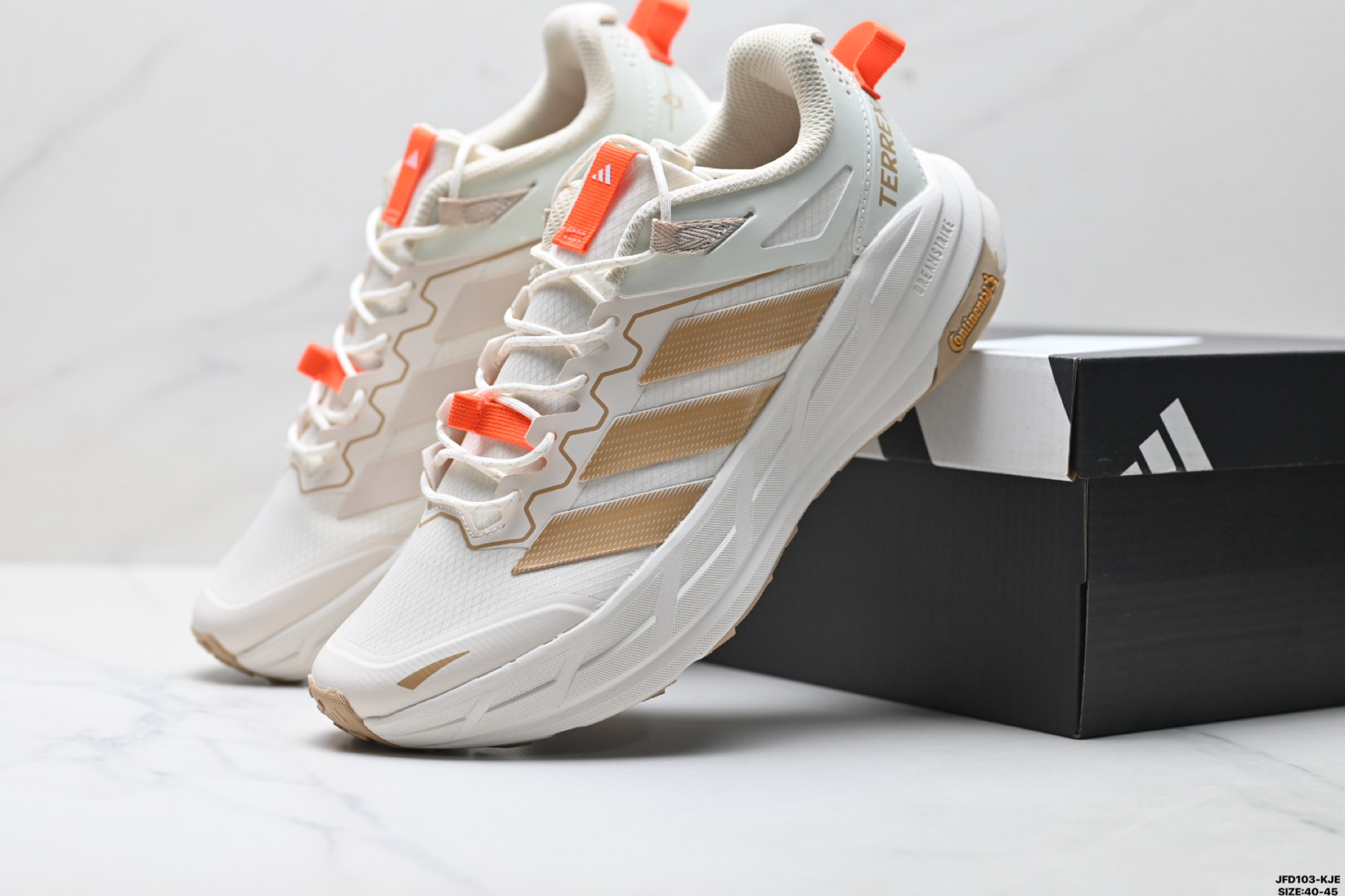 190 Adidas Terrex Freehiker LT 阿迪达斯 系带缓震轻质 舒适百搭 低帮马拉松运动跑步鞋 KK4571