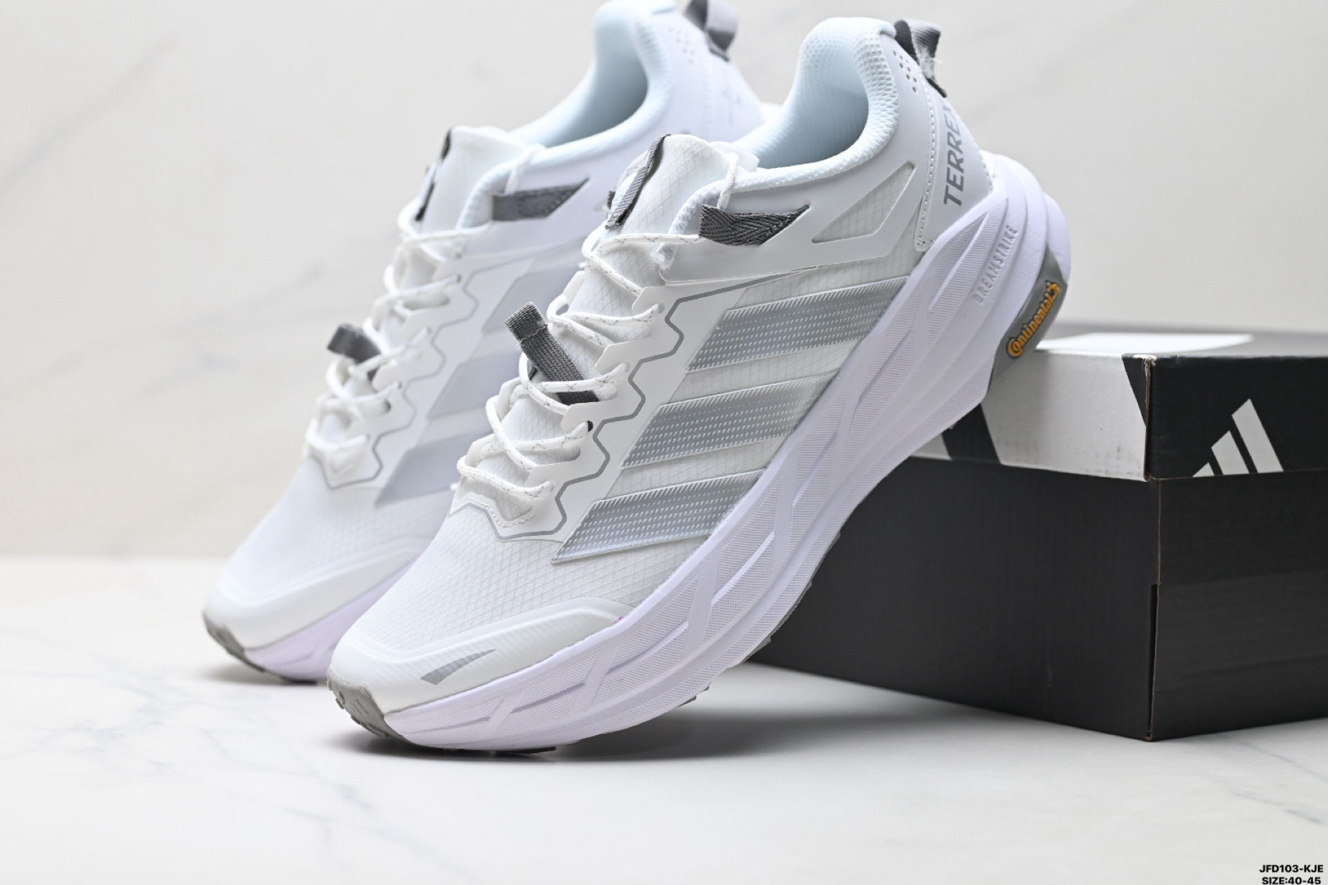 190 Adidas Terrex Freehiker LT 阿迪达斯 系带缓震轻质 舒适百搭 低帮马拉松运动跑步鞋 KK4571