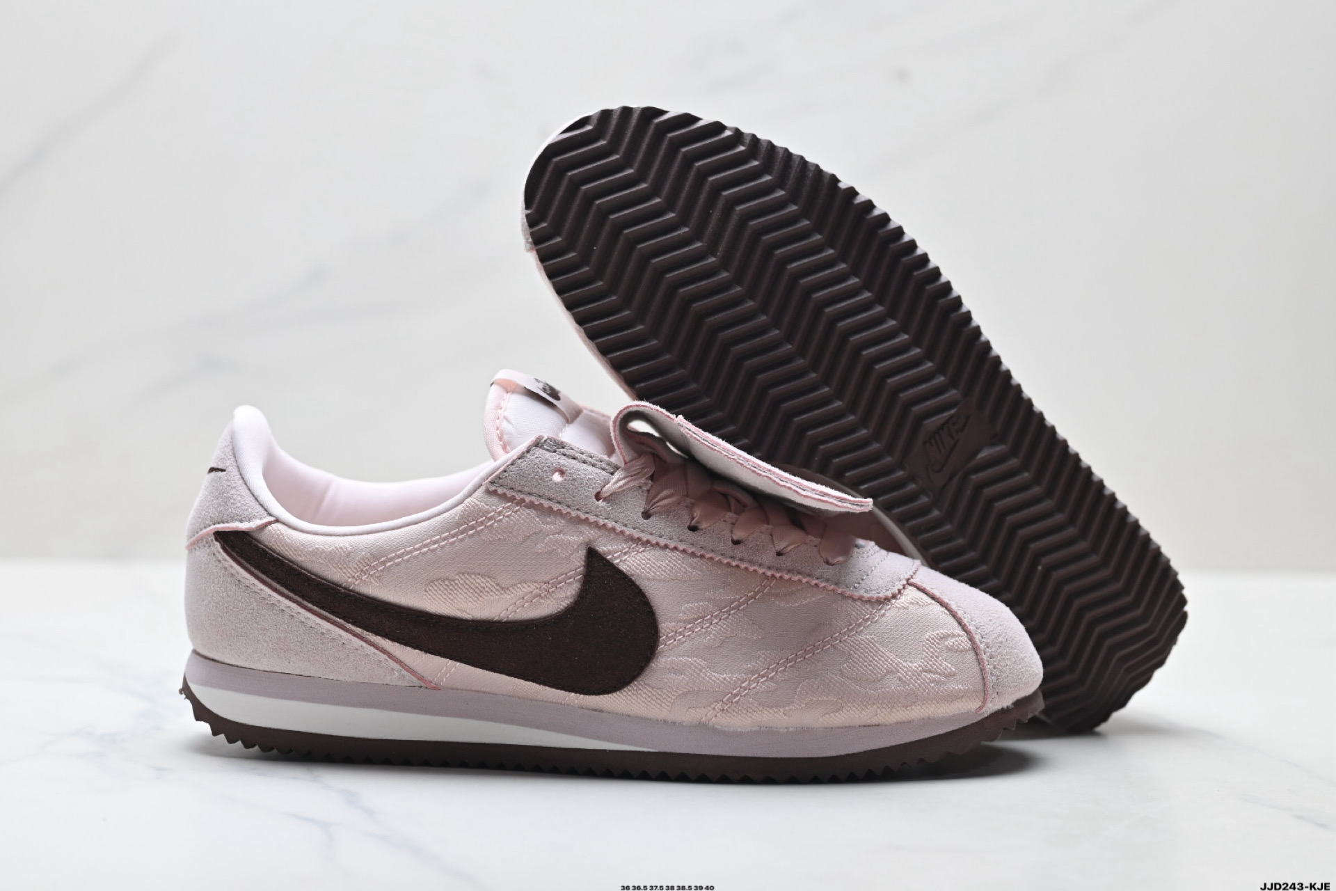 150 Nike Classic Cortez 耐克经典轻便舒适男子阿甘鞋休闲跑步鞋运动鞋 DN1791-006-Chinese UA Cheap High Quatity Brand Clothes Bags handbags Sneakers wholesale wholesaler seller from China Factory suppliers Fashion Clothing Shoes best Quality Beautiful Price 150 Nike Classic Cortez 耐克经典轻便舒适男子阿甘鞋休闲跑步鞋运动鞋 DN1791-006