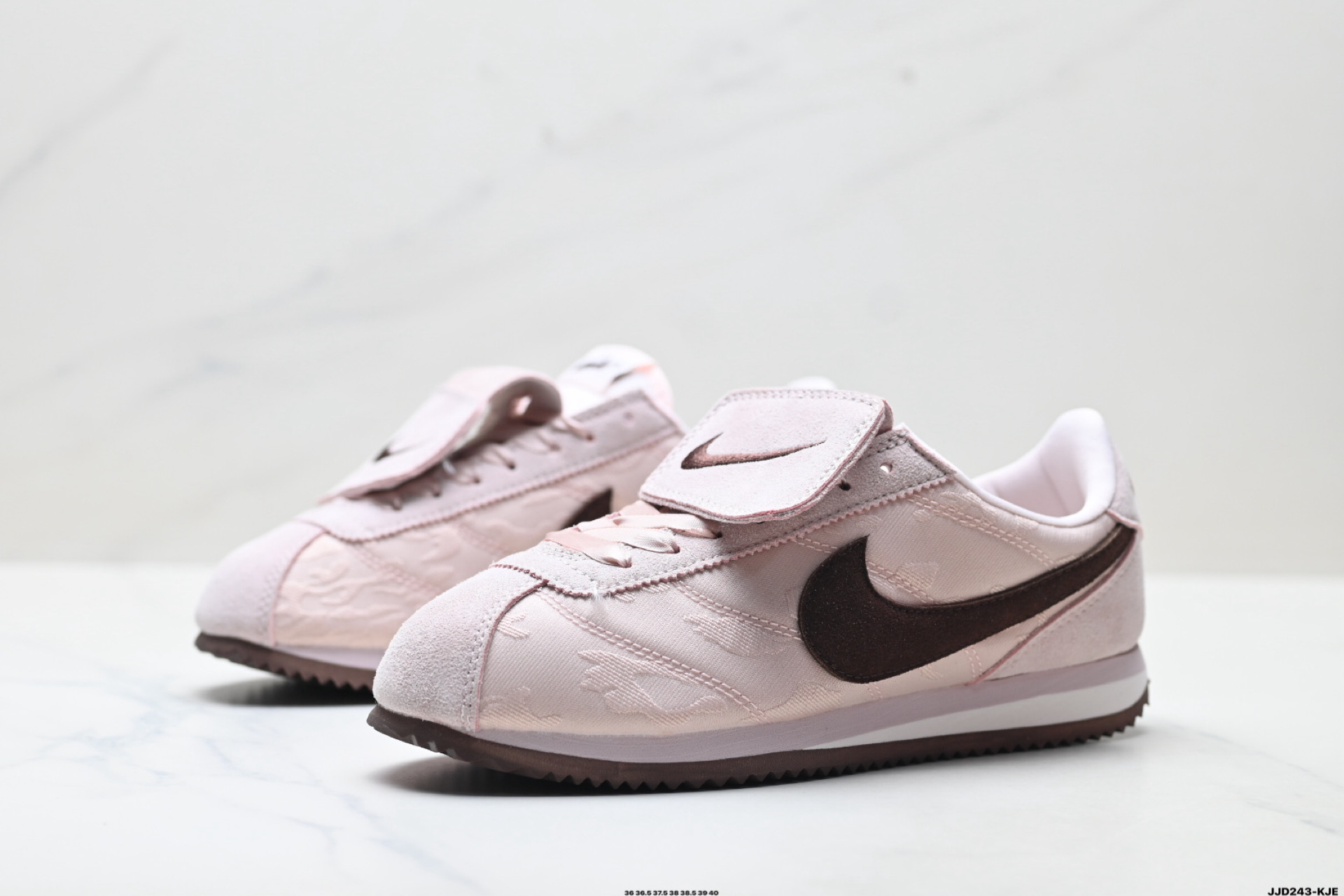 150 Nike Classic Cortez 耐克经典轻便舒适男子阿甘鞋休闲跑步鞋运动鞋 DN1791-006-Chinese UA Cheap High Quatity Brand Clothes Bags handbags Sneakers wholesale wholesaler seller from China Factory suppliers Fashion Clothing Shoes best Quality Beautiful Price 150 Nike Classic Cortez 耐克经典轻便舒适男子阿甘鞋休闲跑步鞋运动鞋 DN1791-006