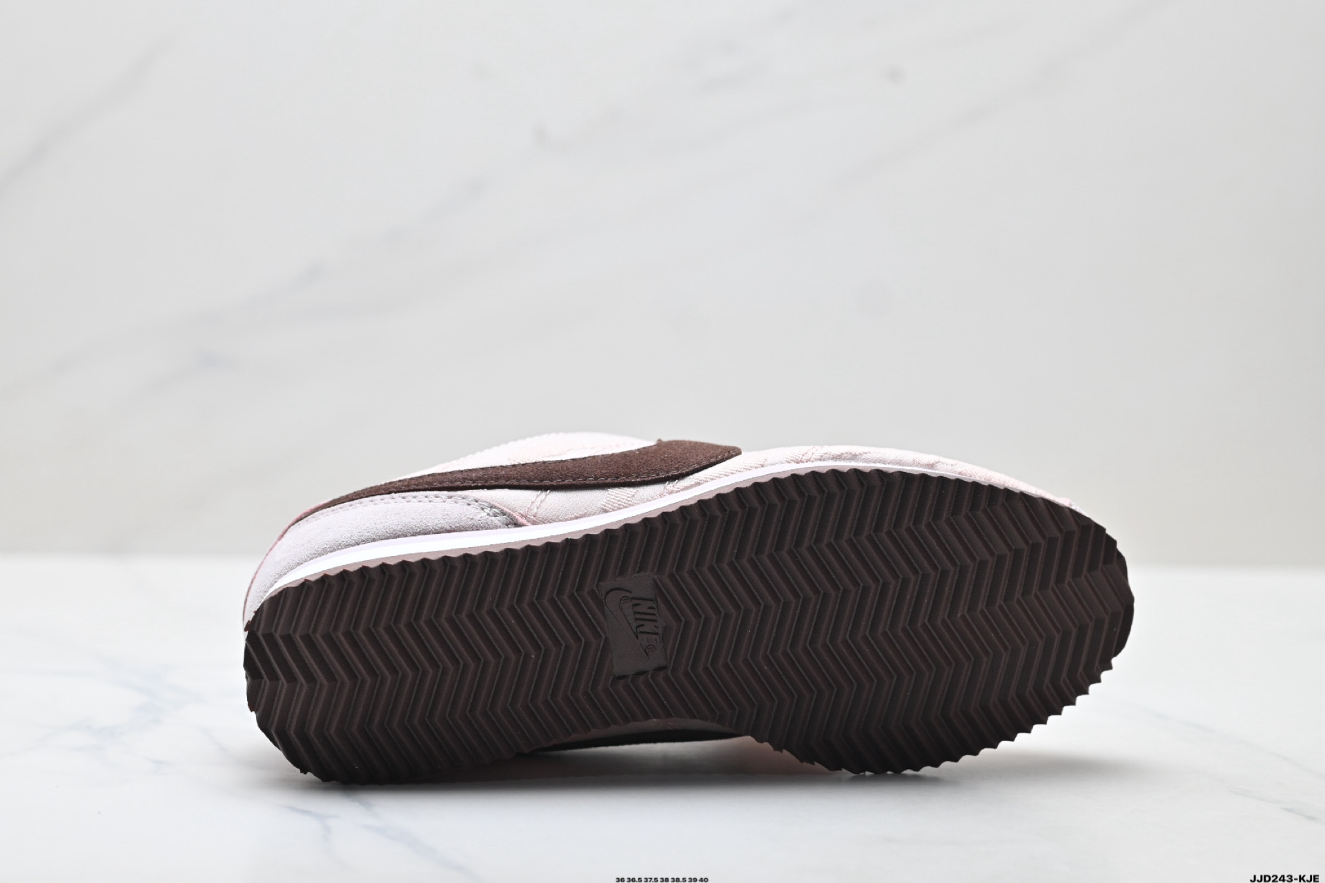 150 Nike Classic Cortez 耐克经典轻便舒适男子阿甘鞋休闲跑步鞋运动鞋 DN1791-006-Chinese UA Cheap High Quatity Brand Clothes Bags handbags Sneakers wholesale wholesaler seller from China Factory suppliers Fashion Clothing Shoes best Quality Beautiful Price 150 Nike Classic Cortez 耐克经典轻便舒适男子阿甘鞋休闲跑步鞋运动鞋 DN1791-006