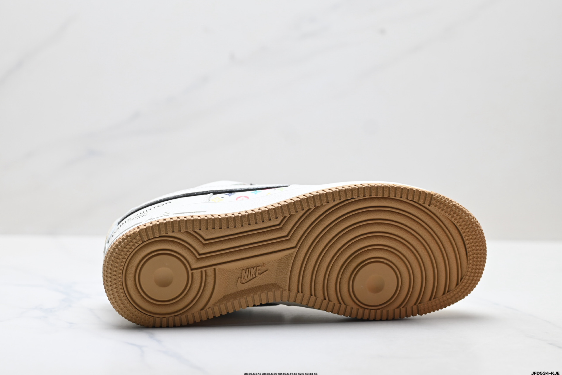 190 NIKE AIR FORCE 1‘07 SU2305-720