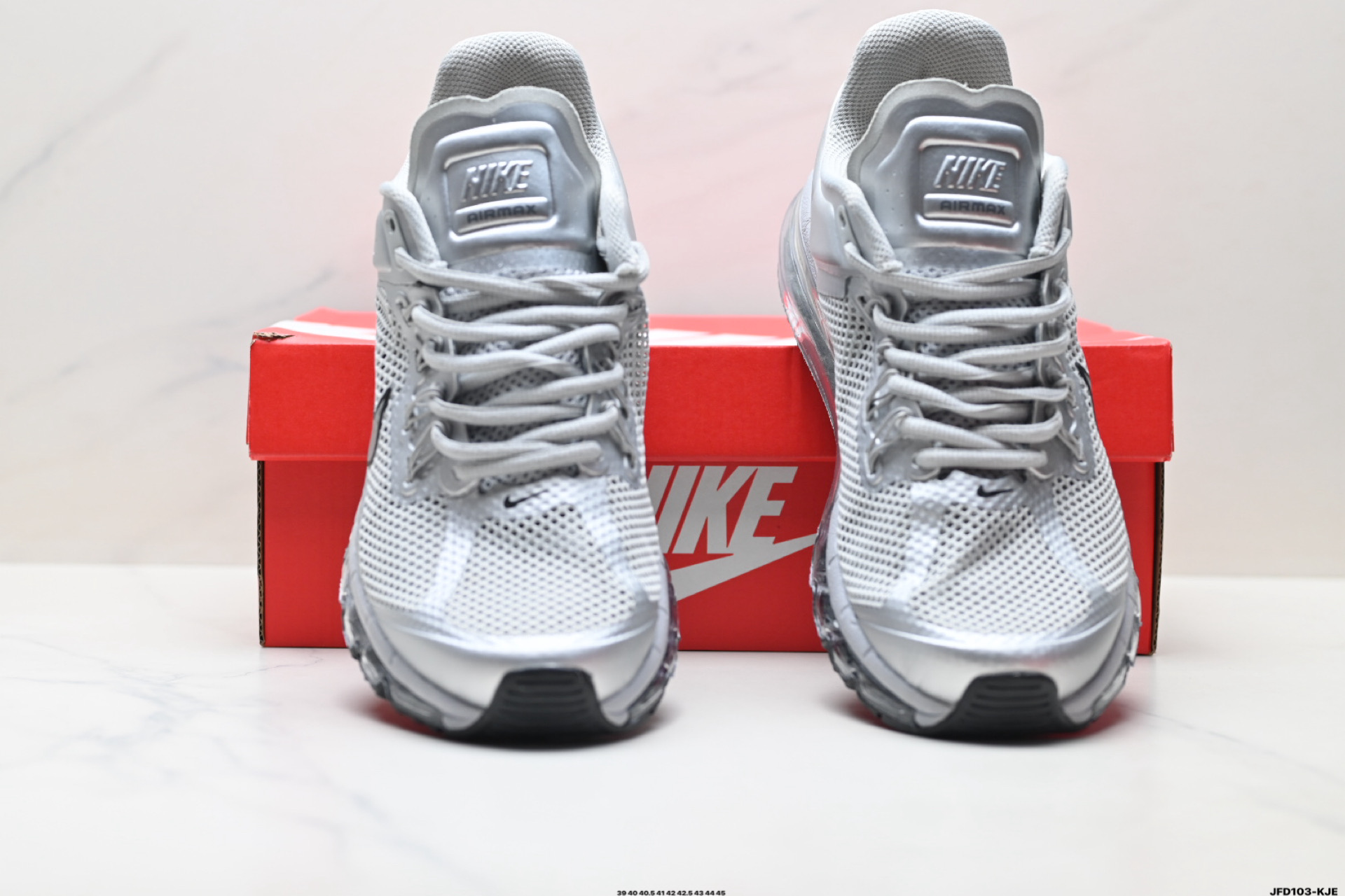 190 Nike Air Max 2013 耐克 轻便缓震 耐磨防滑 全掌气垫跑鞋 HQ3025-001