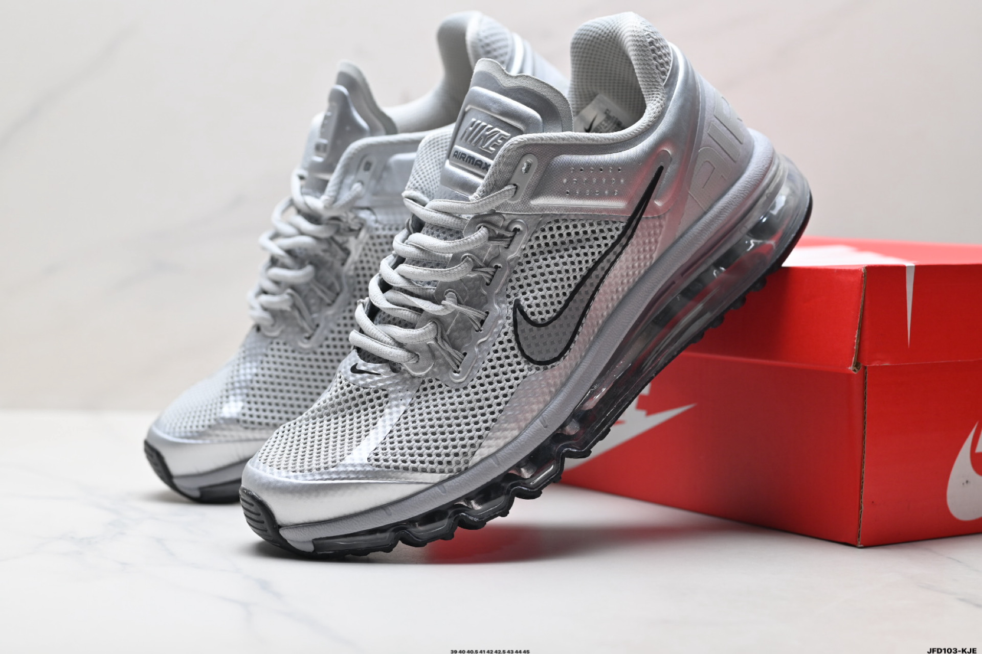 190 Nike Air Max 2013 耐克 轻便缓震 耐磨防滑 全掌气垫跑鞋 HQ3025-001
