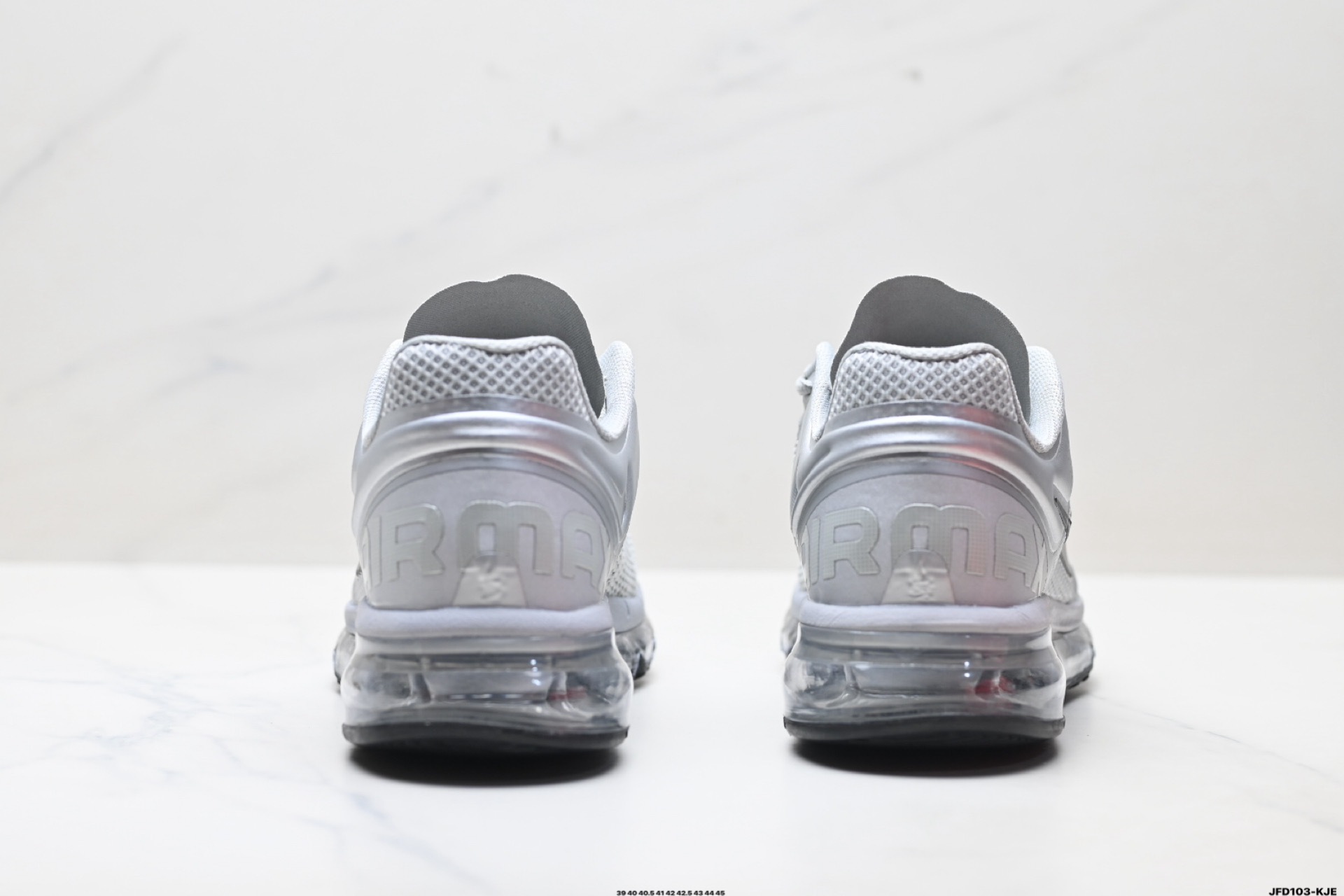 190 Nike Air Max 2013 耐克 轻便缓震 耐磨防滑 全掌气垫跑鞋 HQ3025-001