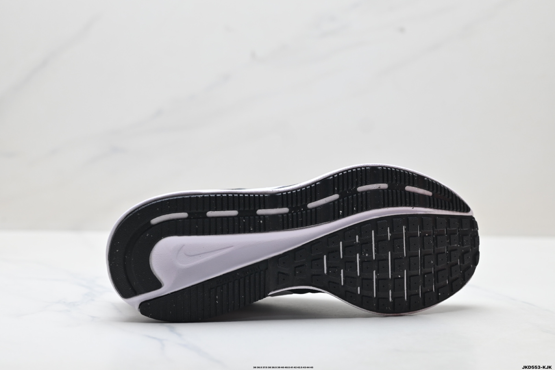 180 耐克NK W NIKE RUN SWIFT 3网面透气休闲跑步鞋 DR2695-002