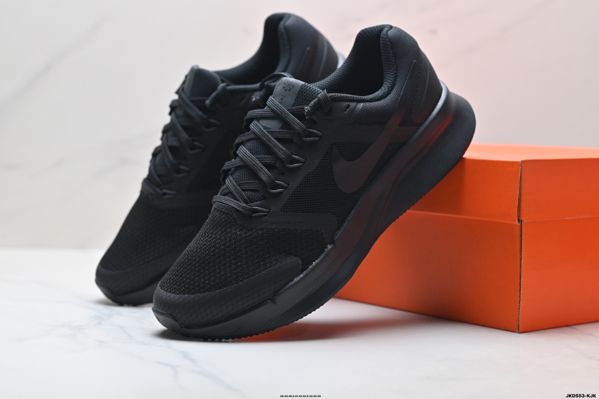 180 耐克NK W NIKE RUN SWIFT 3网面透气休闲跑步鞋 HJ3493-131