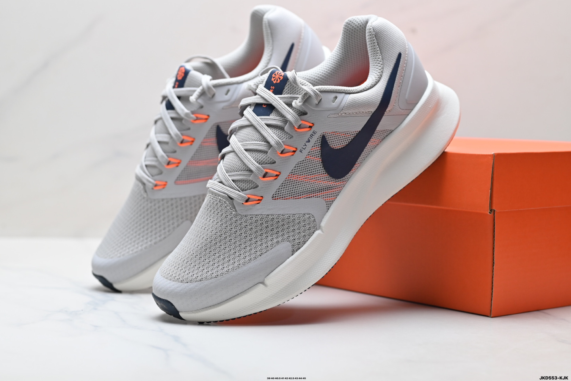 180 耐克NK W NIKE RUN SWIFT 3网面透气休闲跑步鞋 HJ3493-131