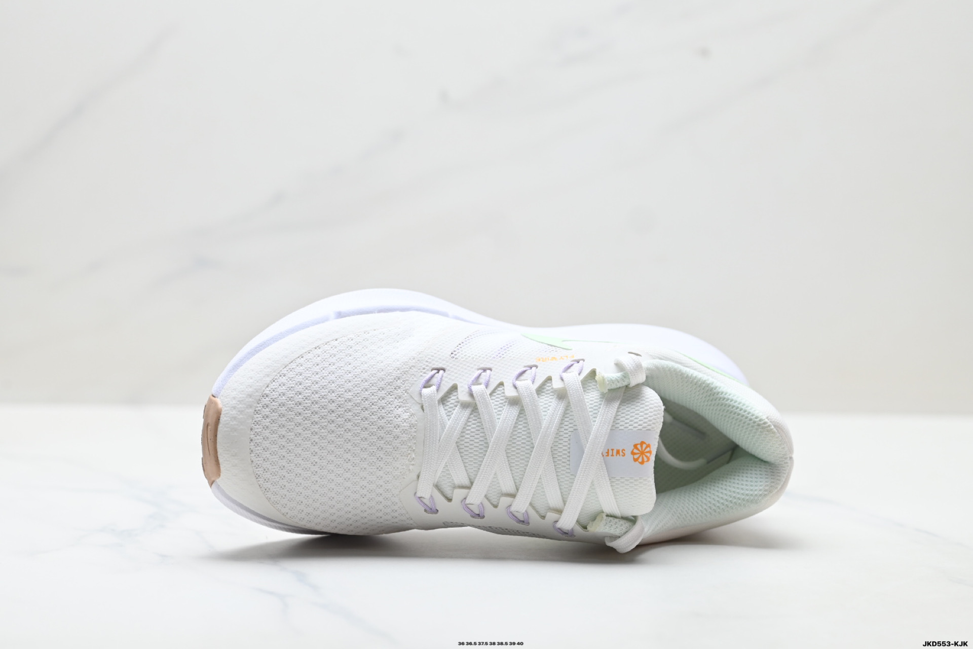 180 耐克NK W NIKE RUN SWIFT 3网面透气休闲跑步鞋 HJ3493-131