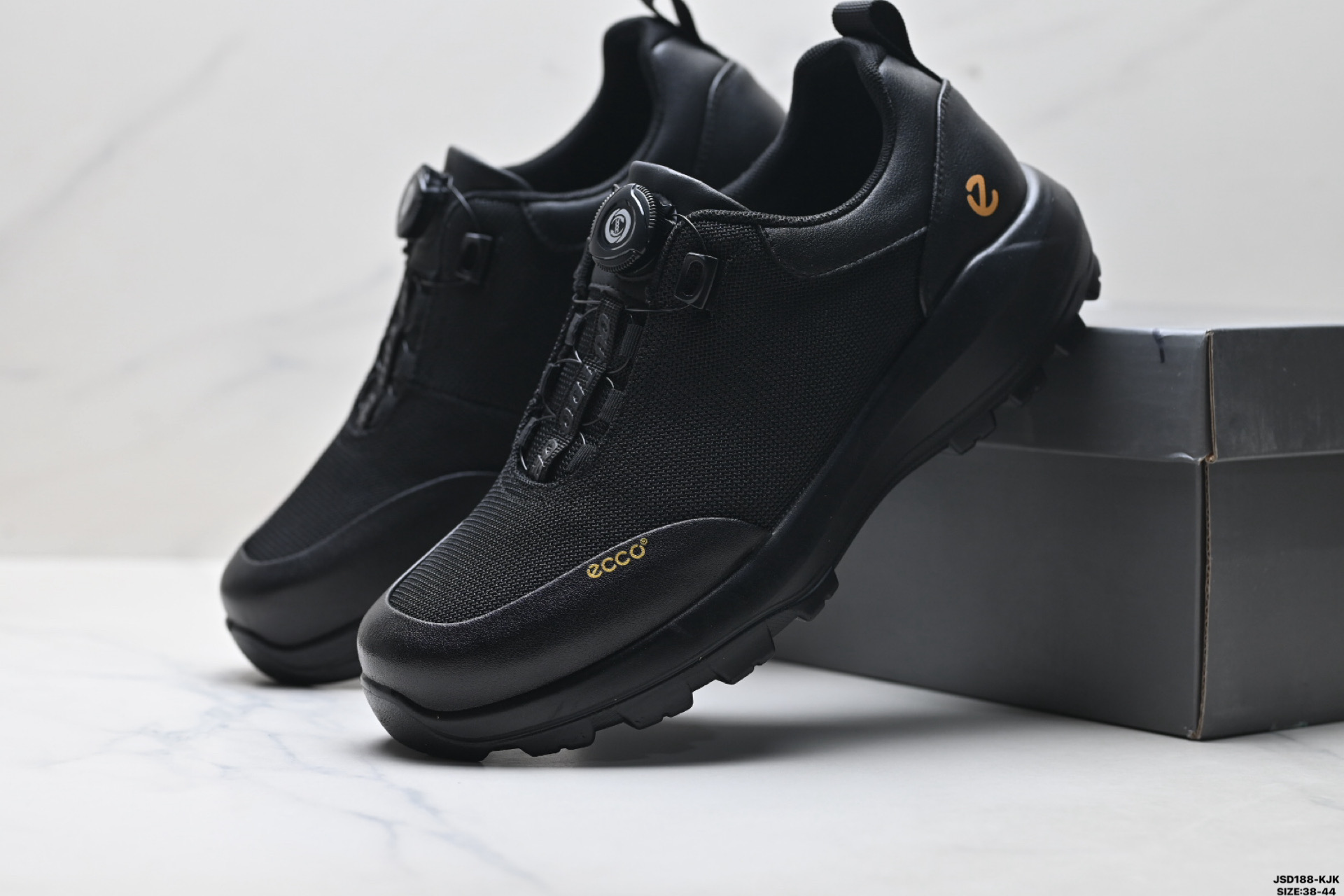 220 Ecco爱步 Biom Fjuel 轻量化设计 透气登山鞋鞋