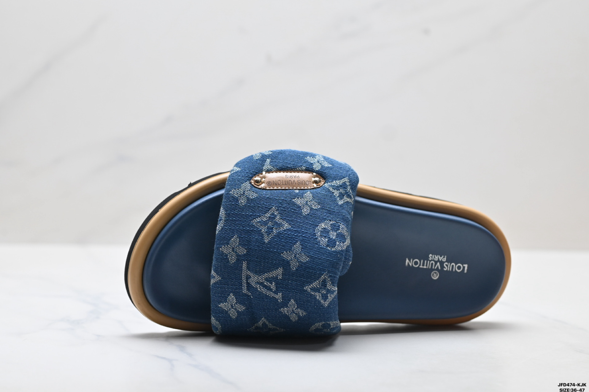 190 Louis Vuitton 路易威登 牛仔布 经典老花 LV 拖鞋-Chinese UA Cheap High Quatity Brand Clothes Bags handbags Sneakers wholesale wholesaler seller from China Factory suppliers Fashion Clothing Shoes best Quality Beautiful Price 190 Louis Vuitton 路易威登 牛仔布 经典老花 LV 拖鞋