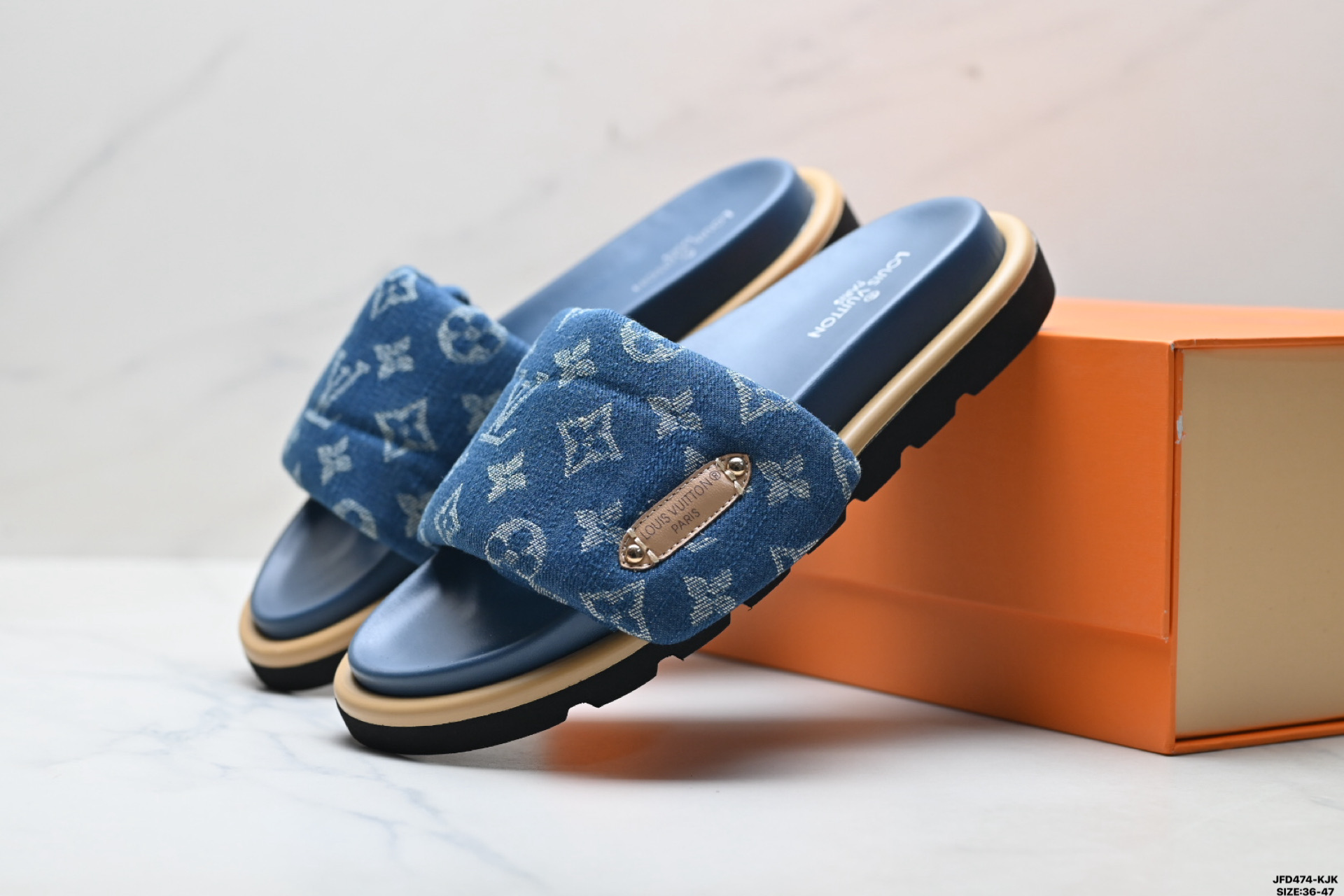 190 Louis Vuitton 路易威登 牛仔布 经典老花 LV 拖鞋-Chinese UA Cheap High Quatity Brand Clothes Bags handbags Sneakers wholesale wholesaler seller from China Factory suppliers Fashion Clothing Shoes best Quality Beautiful Price 190 Louis Vuitton 路易威登 牛仔布 经典老花 LV 拖鞋