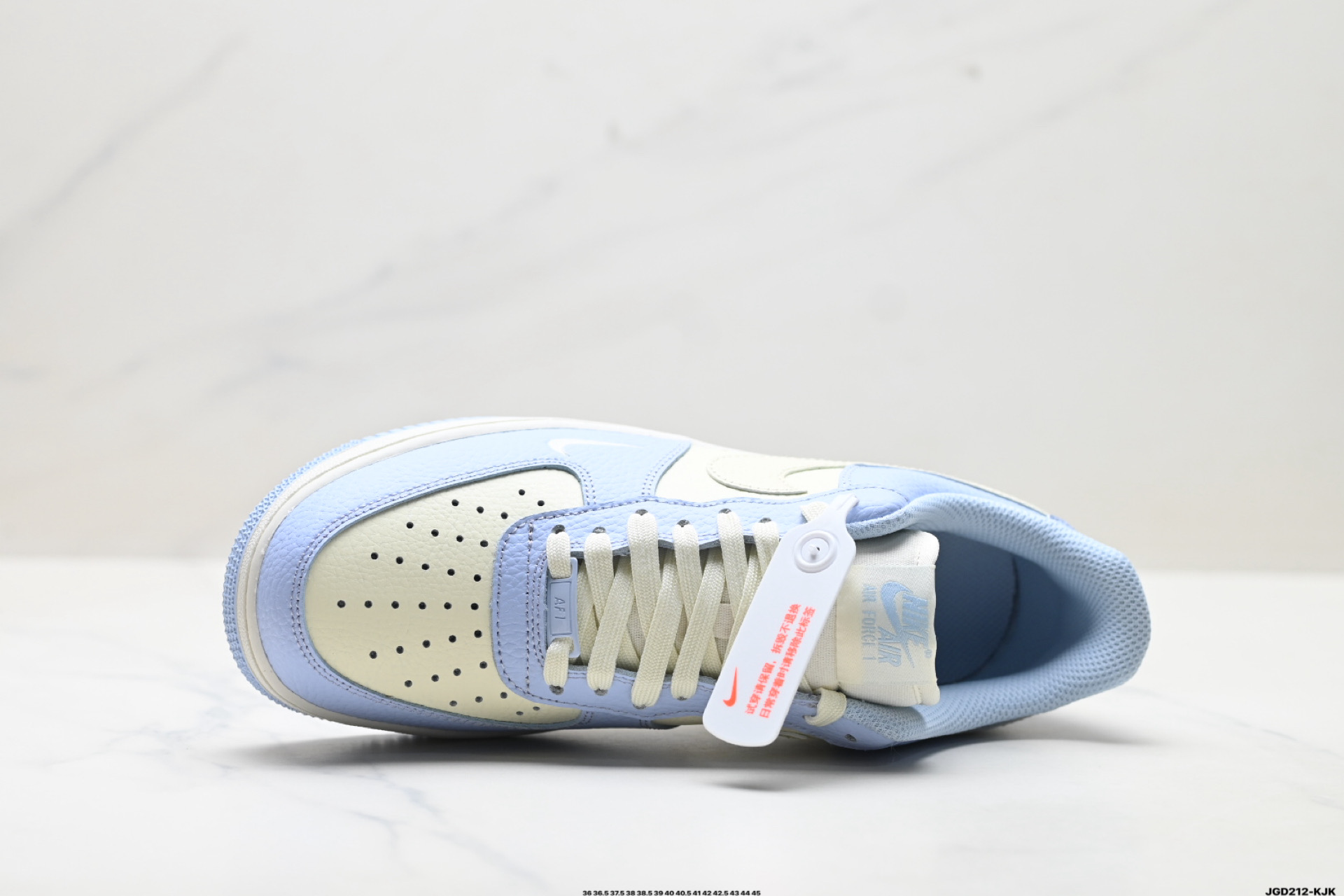 200 NIKE AIR FORCE 1‘07 IV3222-400
