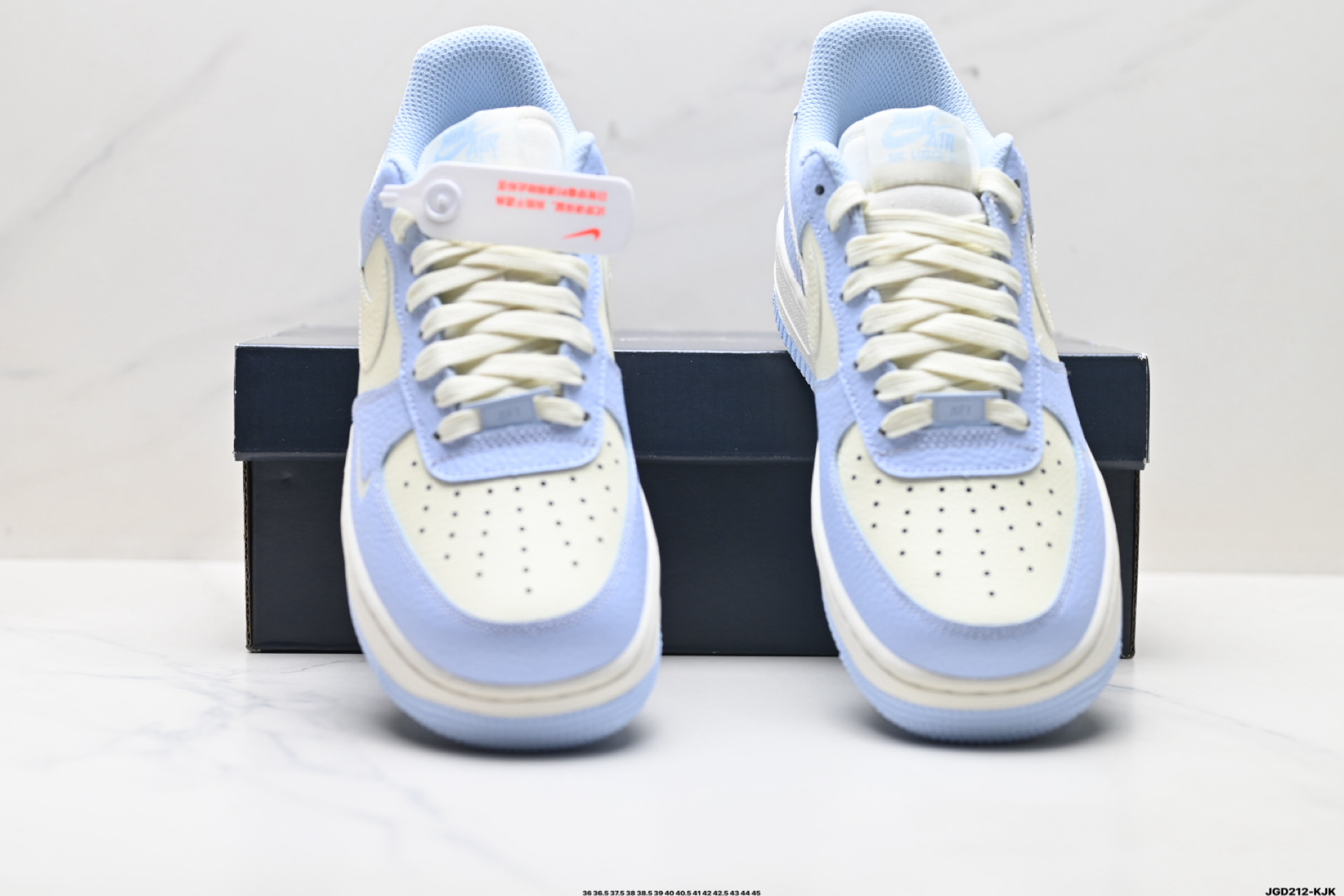 200 NIKE AIR FORCE 1‘07 IV3222-400