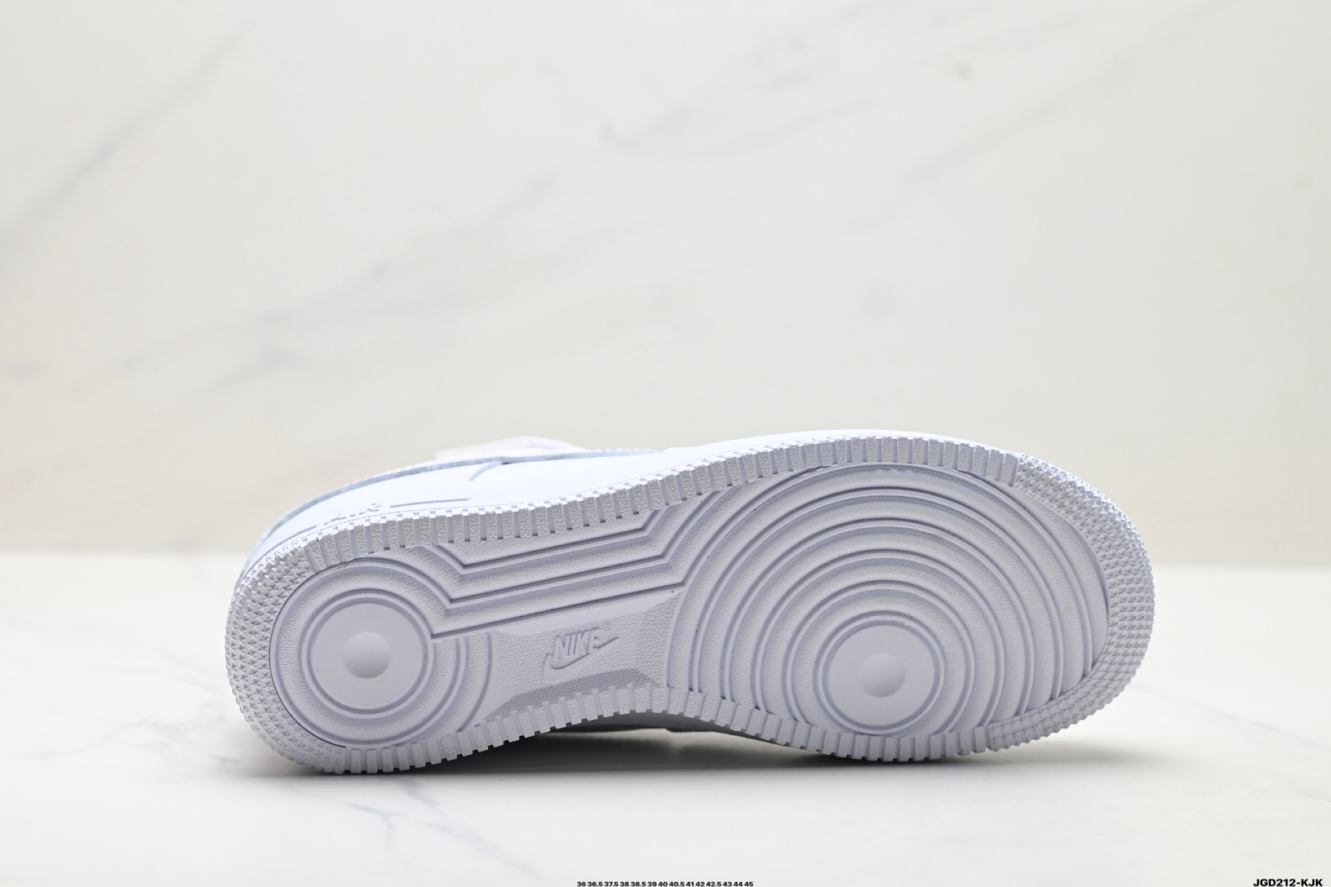 NIKE AIR FORCE 1‘07 DD8959-100