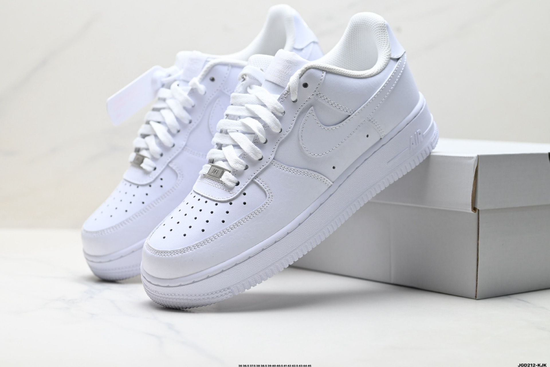 NIKE AIR FORCE 1‘07 DD8959-100