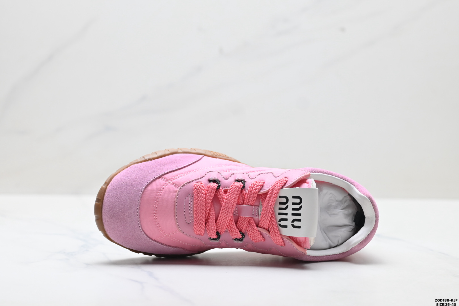 320 纯原MiuMiu Tyre 缪缪 小牛皮 麂皮 圆头系带 低帮休闲板鞋-Chinese UA Cheap High Quatity Brand Clothes Bags handbags Sneakers wholesale wholesaler seller from China Factory suppliers Fashion Clothing Shoes best Quality Beautiful Price 320 纯原MiuMiu Tyre 缪缪 小牛皮 麂皮 圆头系带 低帮休闲板鞋