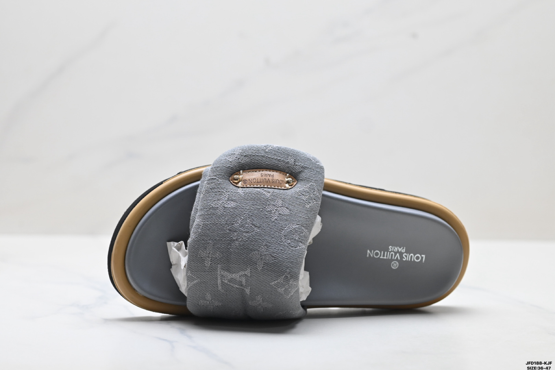 190 Louis Vuitton 路易威登 牛仔布 经典老花 LV 拖鞋-Chinese UA Cheap High Quatity Brand Clothes Bags handbags Sneakers wholesale wholesaler seller from China Factory suppliers Fashion Clothing Shoes best Quality Beautiful Price 190 Louis Vuitton 路易威登 牛仔布 经典老花 LV 拖鞋