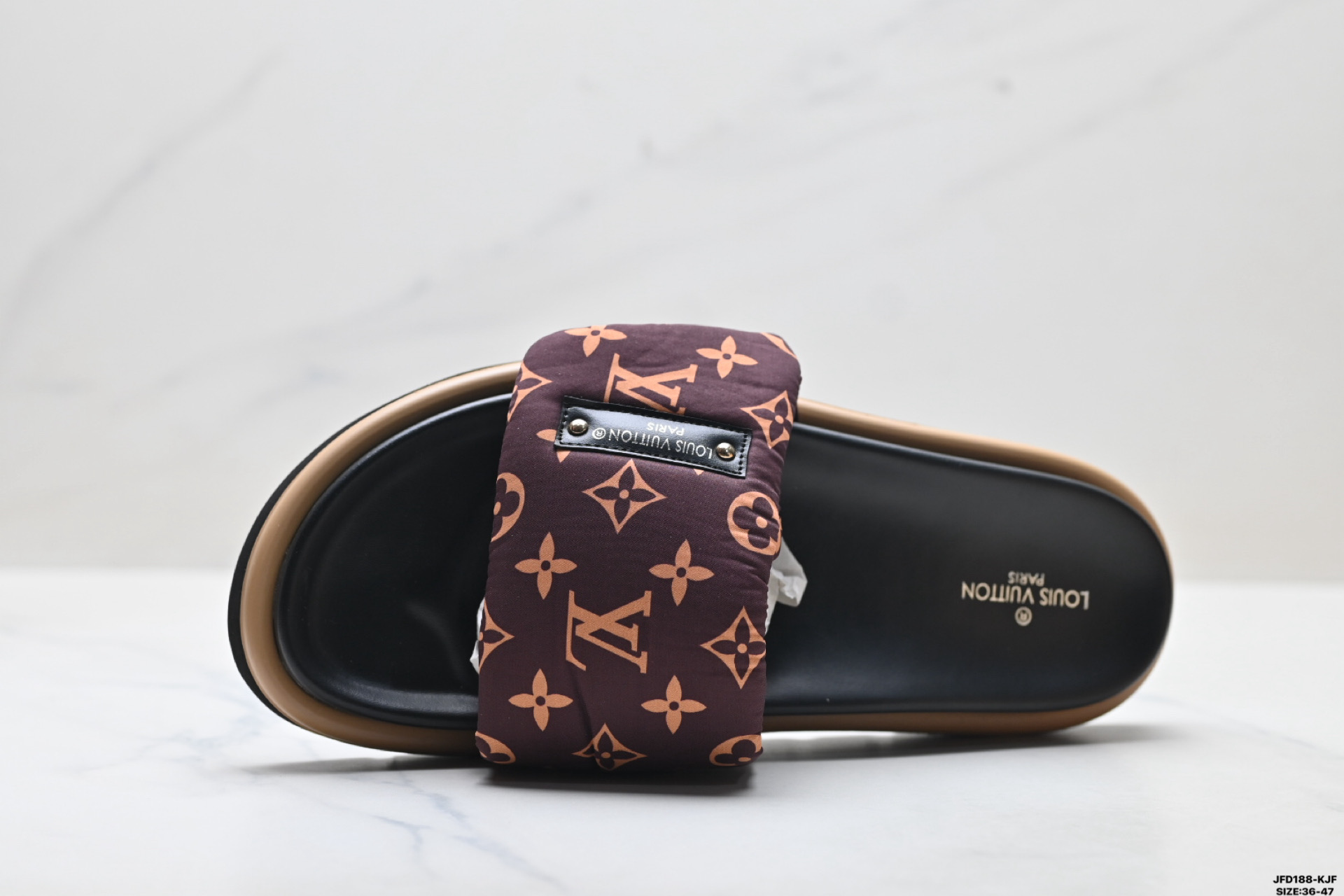 190 Louis Vuitton 路易威登 牛仔布 经典老花 LV 拖鞋-Chinese UA Cheap High Quatity Brand Clothes Bags handbags Sneakers wholesale wholesaler seller from China Factory suppliers Fashion Clothing Shoes best Quality Beautiful Price 190 Louis Vuitton 路易威登 牛仔布 经典老花 LV 拖鞋