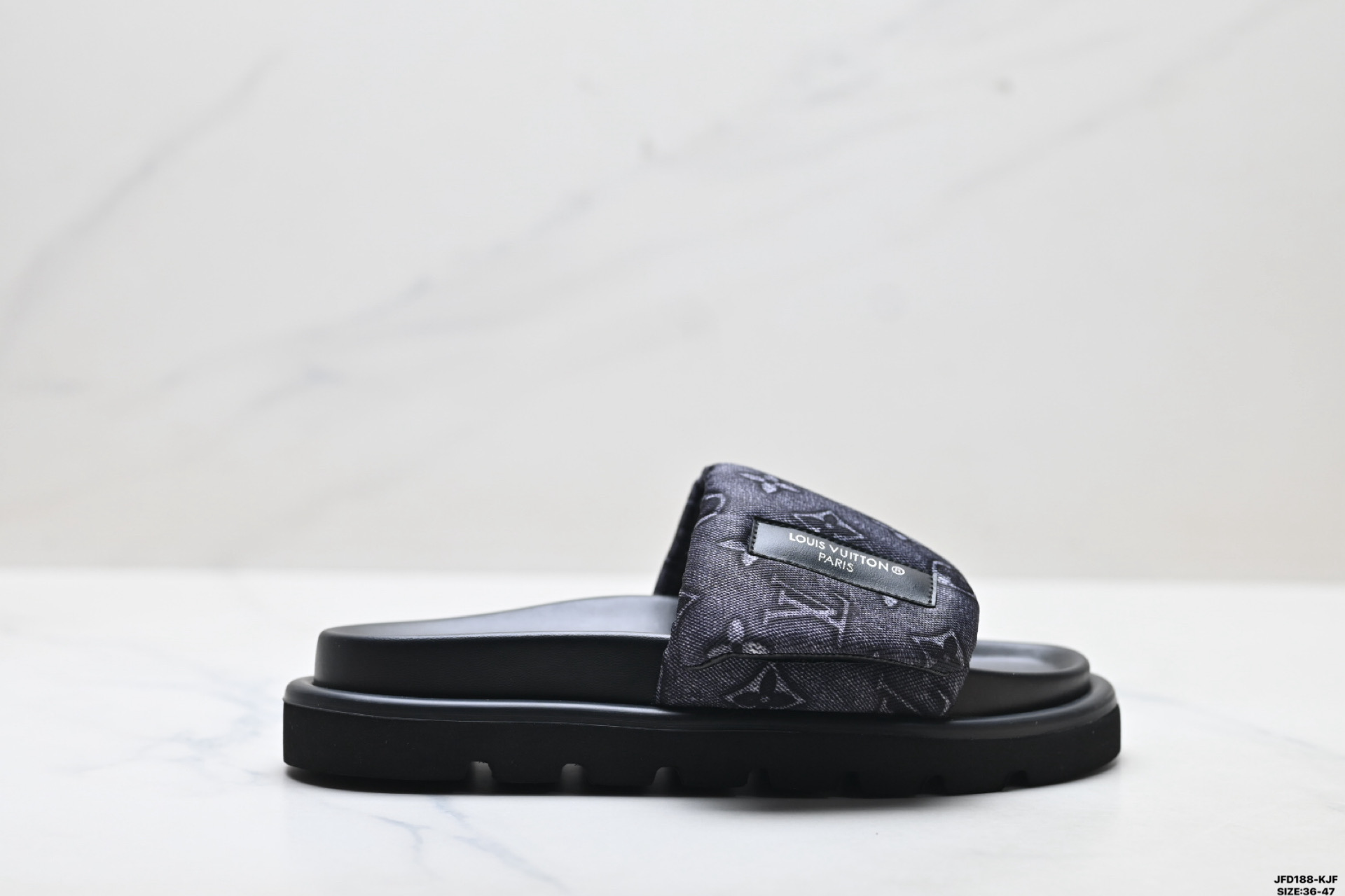 190 Louis Vuitton 路易威登 牛仔布 经典老花 LV 拖鞋-Chinese UA Cheap High Quatity Brand Clothes Bags handbags Sneakers wholesale wholesaler seller from China Factory suppliers Fashion Clothing Shoes best Quality Beautiful Price 190 Louis Vuitton 路易威登 牛仔布 经典老花 LV 拖鞋