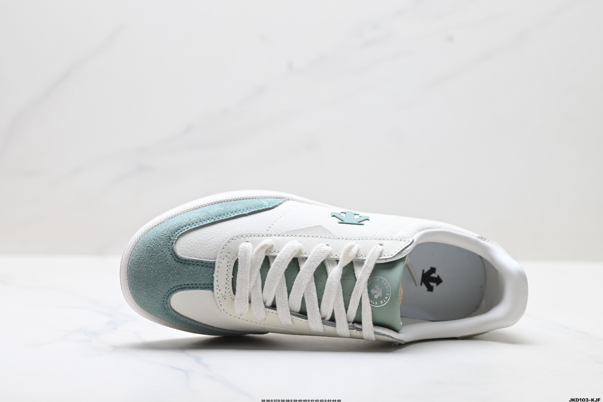 180 迪桑特DESCENTE CHRON COURT SB 复古轻质 耐磨低帮 生活休闲鞋 D5291LSN53