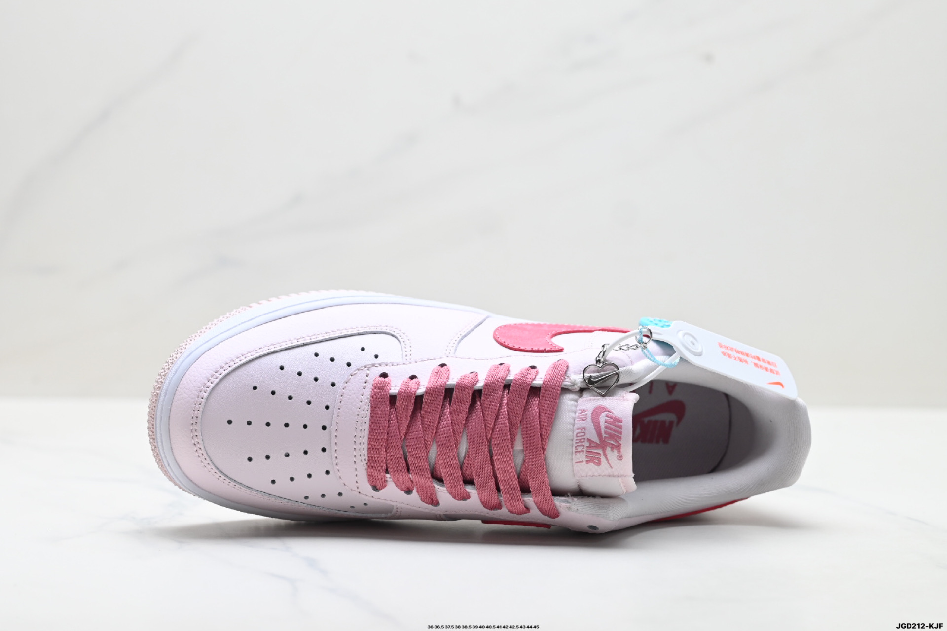 NIKE AIR FORCE 1‘07 lO8755-600