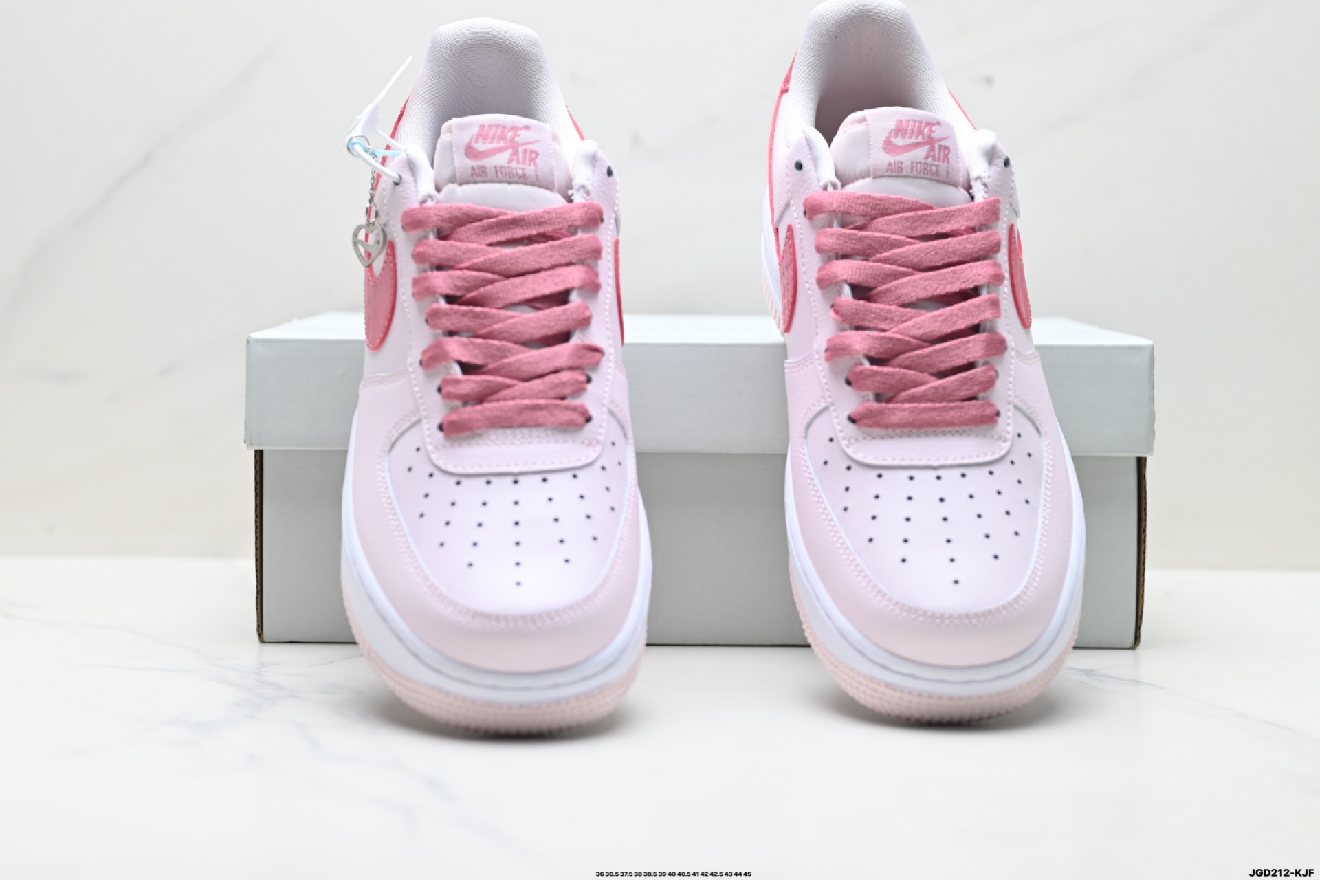 NIKE AIR FORCE 1‘07 lO8755-600