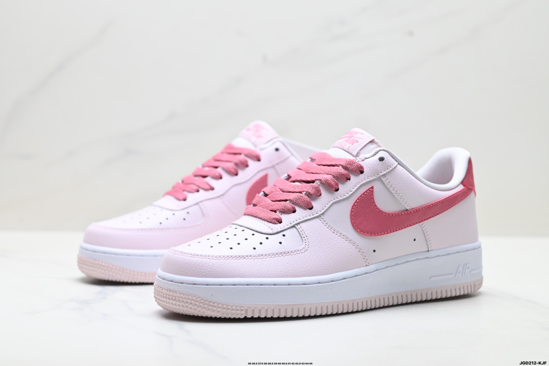 NIKE AIR FORCE 1‘07 lO8755-600