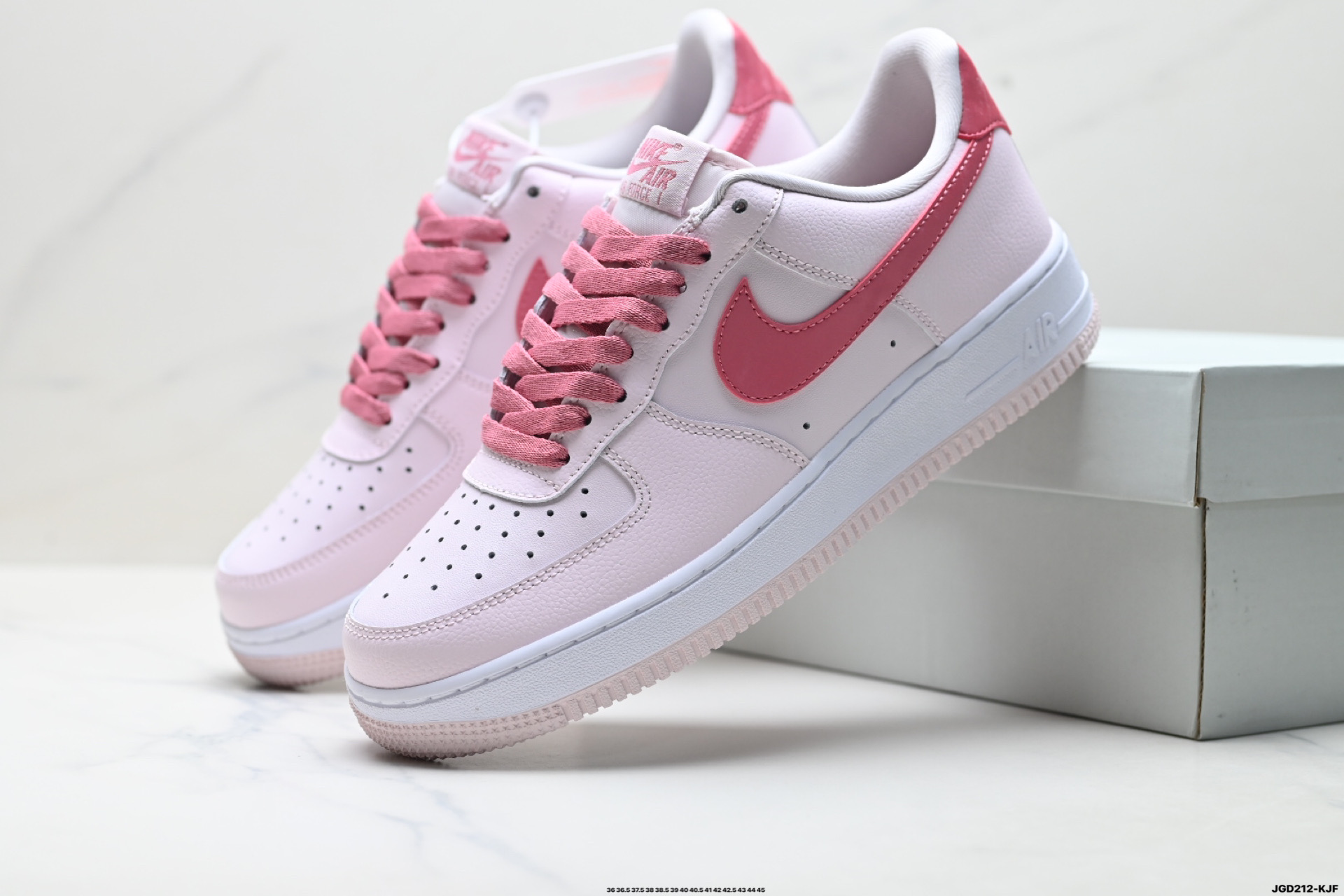 NIKE AIR FORCE 1‘07 lO8755-600