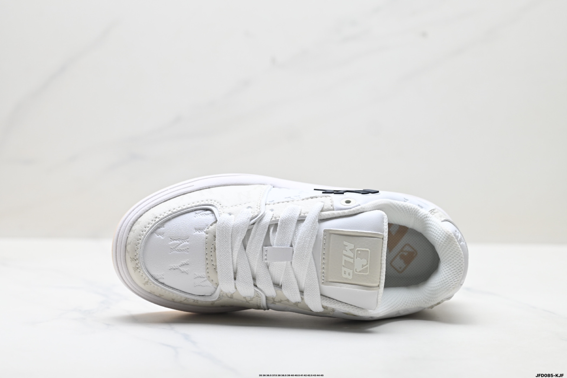 190 MLB 纽约洋基队 CHUNKY LINER EMBO MONOGRAM 印刻老花 时尚舒适 休闲运动 防滑耐磨增高 低帮 板鞋 3ASXM036N