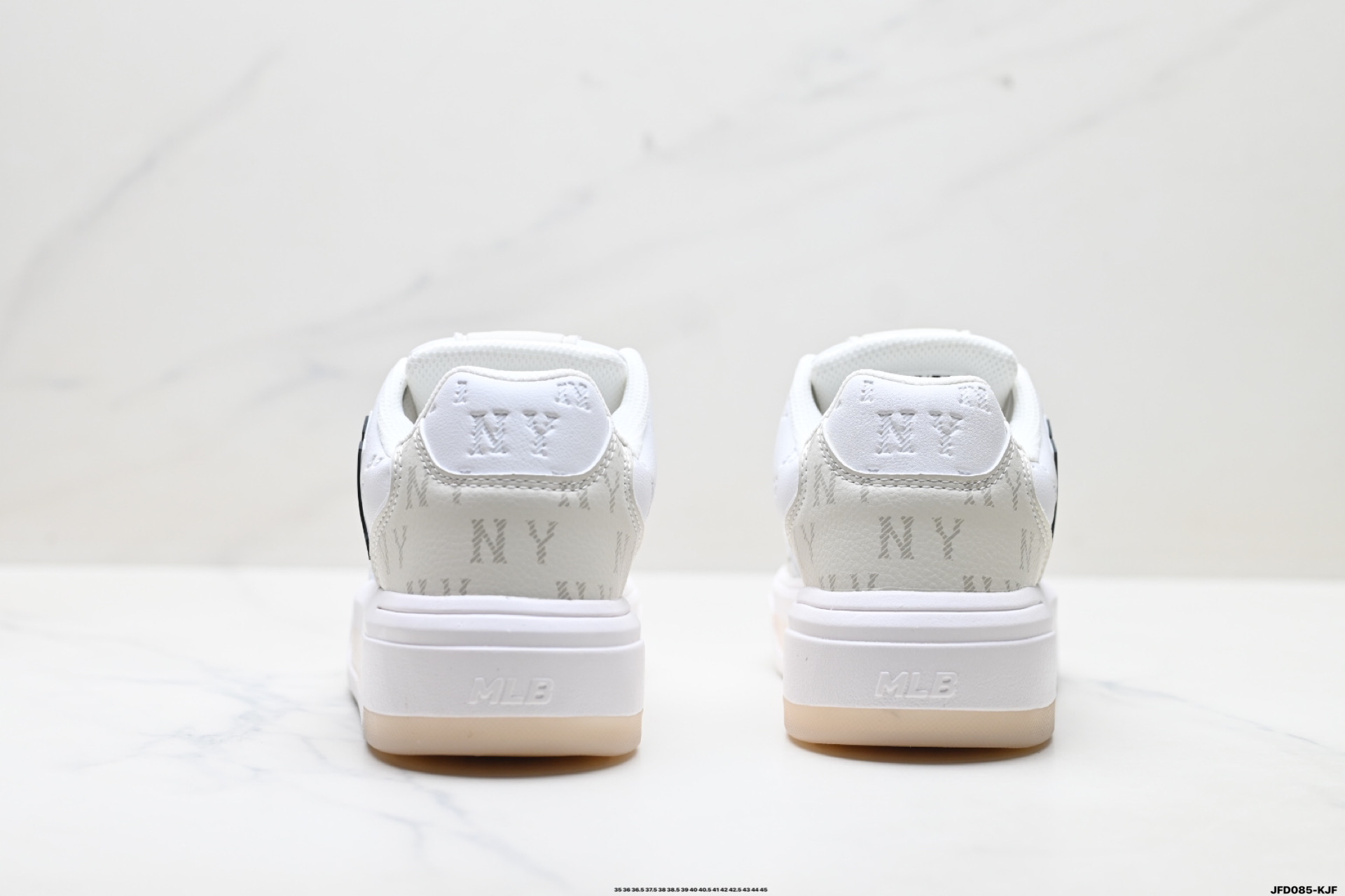 190 MLB 纽约洋基队 CHUNKY LINER EMBO MONOGRAM 印刻老花 时尚舒适 休闲运动 防滑耐磨增高 低帮 板鞋 3ASXM036N