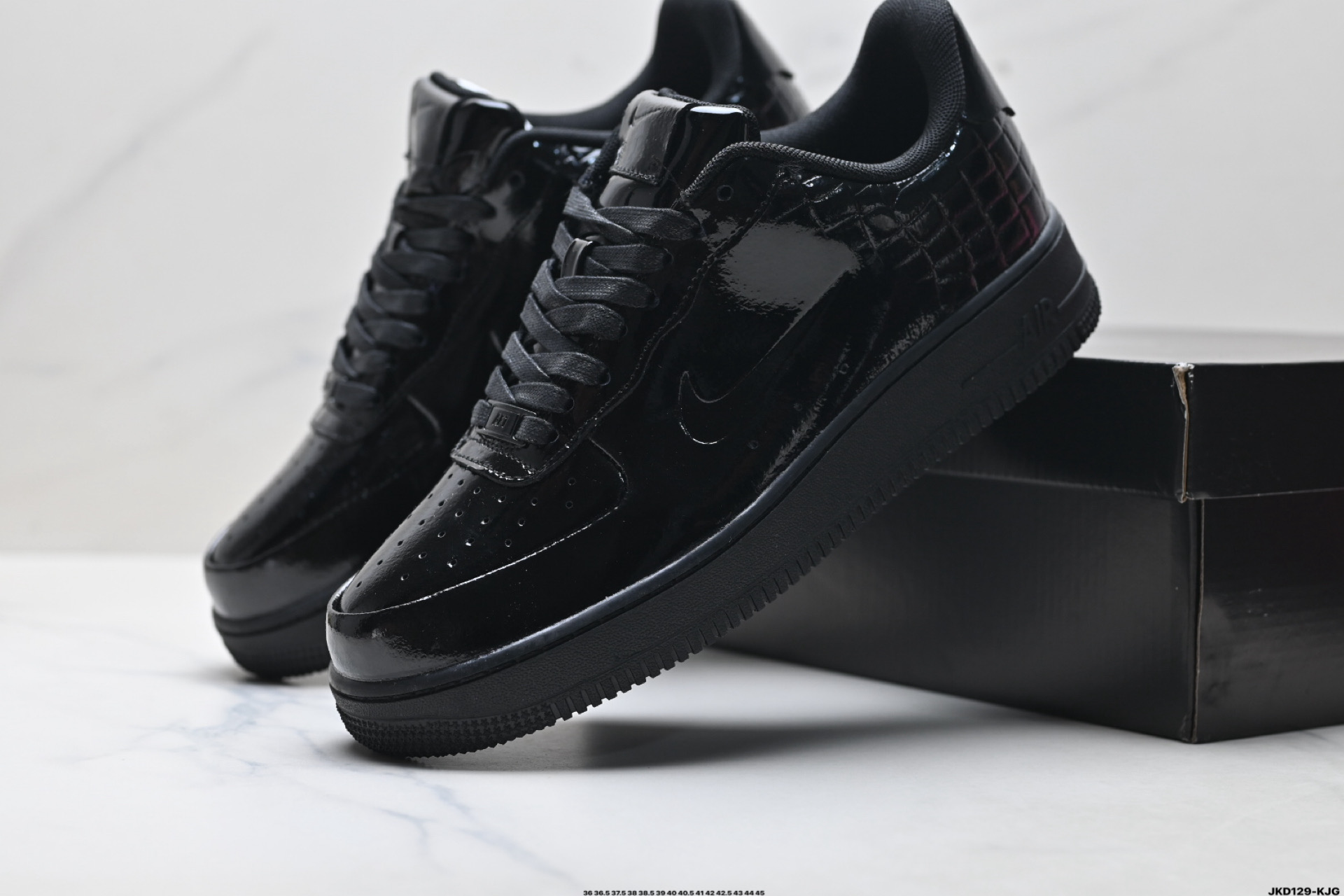 耐克Nike Air Force 1’07空军一号低帮百搭休闲运动板鞋 IF3201-001-Top High Quatity Cheap Sneakers Fashion Clothing Clothes Bags handbags Shoes of all Brand wholesale With The best Quality And Beautiful Price from China Factory Chinese suppliers wholesaler seller 耐克Nike Air Force 1’07空军一号低帮百搭休闲运动板鞋 IF3201-001
