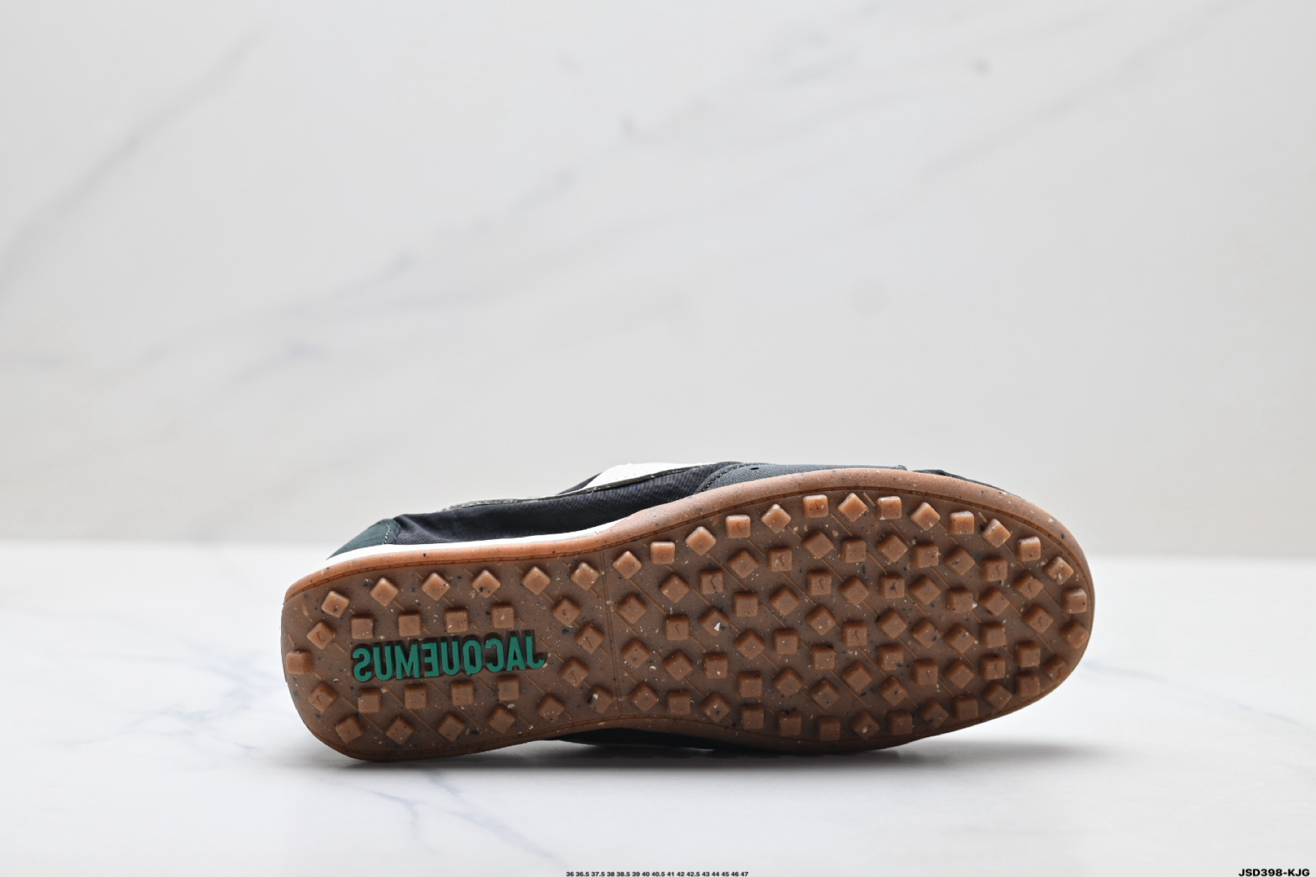 Jacquemus x Nike Jacumoon 耐克 柔软舒适防滑耐磨 低帮休闲板鞋 HV8547-001
