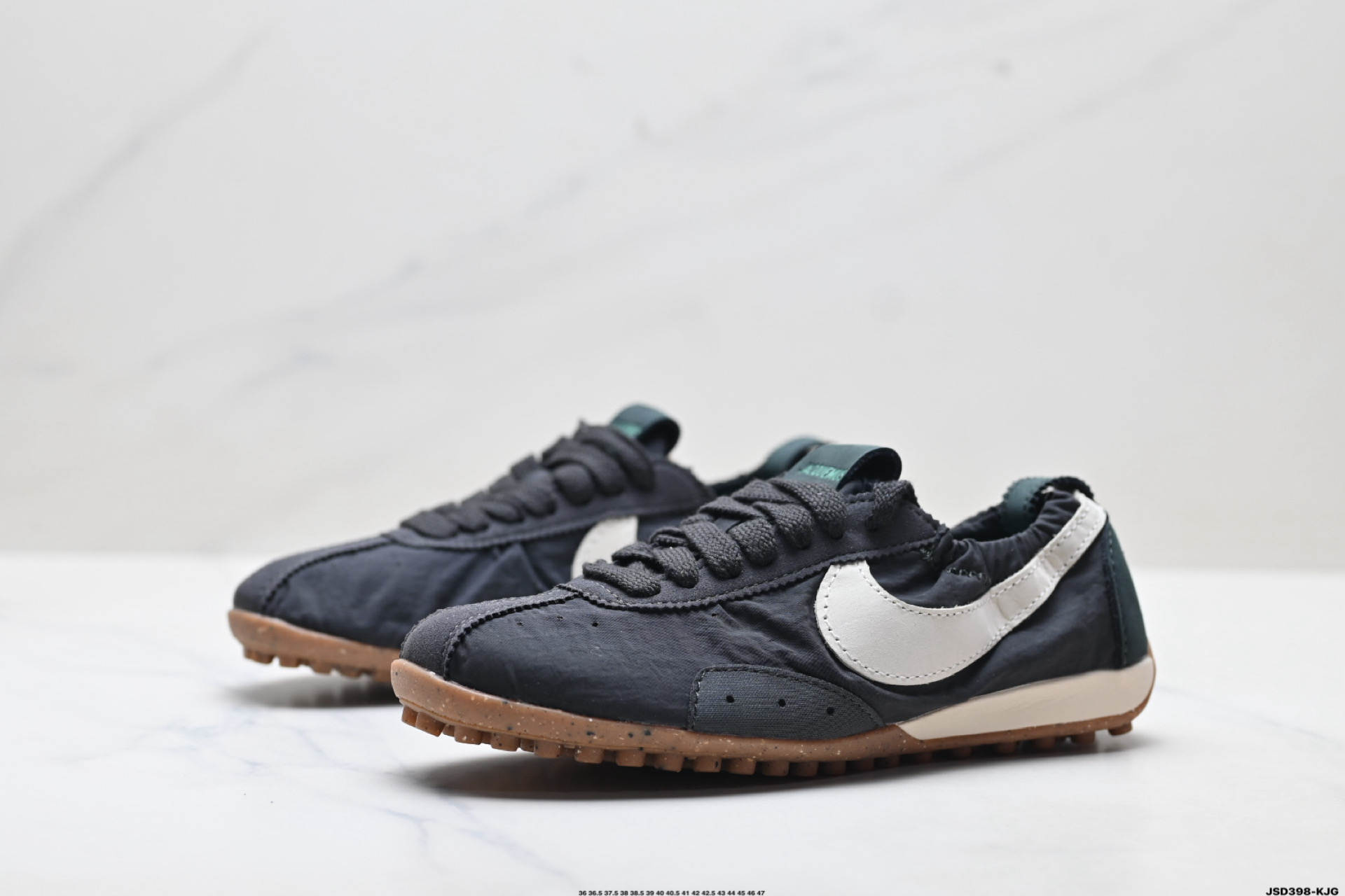 Jacquemus x Nike Jacumoon 耐克 柔软舒适防滑耐磨 低帮休闲板鞋 HV8547-001