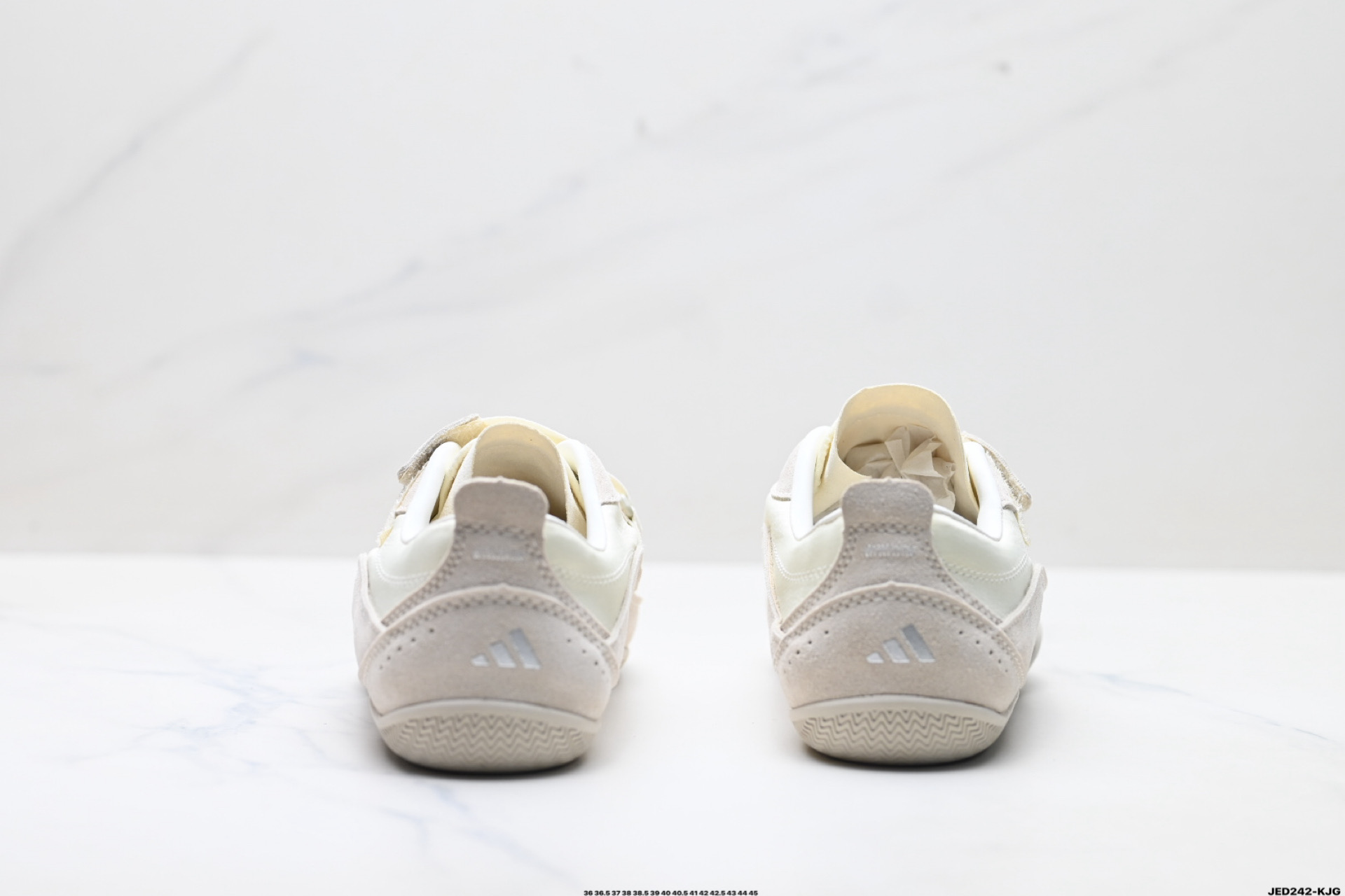 170 ADIDAS URBAN REVERIE 舒适百搭 耐磨低帮 阿迪达斯 生活休闲鞋 KJ9092-Chinese UA Cheap High Quatity Brand Clothes Bags handbags Sneakers wholesale wholesaler seller from China Factory suppliers Fashion Clothing Shoes best Quality Beautiful Price 170 ADIDAS URBAN REVERIE 舒适百搭 耐磨低帮 阿迪达斯 生活休闲鞋 KJ9092