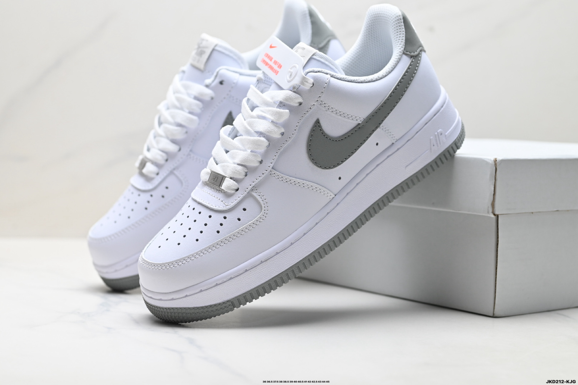耐克Nike Air Force 1’07空军一号低帮百搭休闲运动板鞋 FJ4146-100-Top High Quatity Cheap Sneakers Fashion Clothing Clothes Bags handbags Shoes of all Brand wholesale With The best Quality And Beautiful Price from China Factory Chinese suppliers wholesaler seller 耐克Nike Air Force 1’07空军一号低帮百搭休闲运动板鞋 FJ4146-100