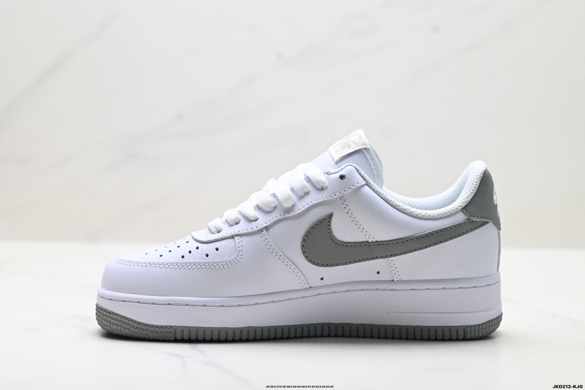 耐克Nike Air Force 1’07空军一号低帮百搭休闲运动板鞋 FJ4146-100-Top High Quatity Cheap Sneakers Fashion Clothing Clothes Bags handbags Shoes of all Brand wholesale With The best Quality And Beautiful Price from China Factory Chinese suppliers wholesaler seller 耐克Nike Air Force 1’07空军一号低帮百搭休闲运动板鞋 FJ4146-100