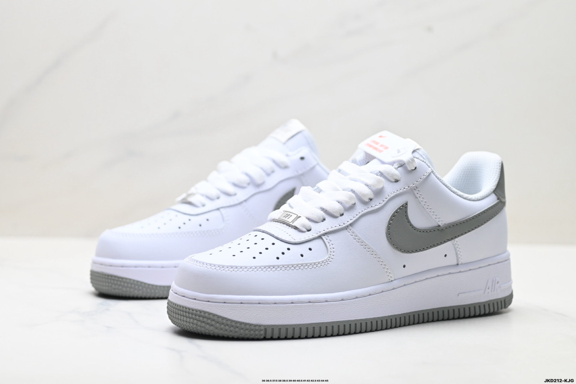 耐克Nike Air Force 1’07空军一号低帮百搭休闲运动板鞋 FJ4146-100-Top High Quatity Cheap Sneakers Fashion Clothing Clothes Bags handbags Shoes of all Brand wholesale With The best Quality And Beautiful Price from China Factory Chinese suppliers wholesaler seller 耐克Nike Air Force 1’07空军一号低帮百搭休闲运动板鞋 FJ4146-100
