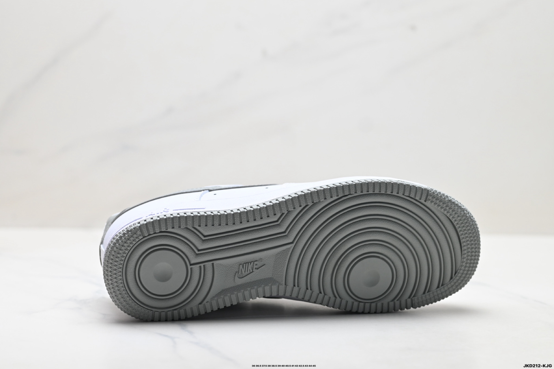 耐克Nike Air Force 1’07空军一号低帮百搭休闲运动板鞋 FJ4146-100-Top High Quatity Cheap Sneakers Fashion Clothing Clothes Bags handbags Shoes of all Brand wholesale With The best Quality And Beautiful Price from China Factory Chinese suppliers wholesaler seller 耐克Nike Air Force 1’07空军一号低帮百搭休闲运动板鞋 FJ4146-100