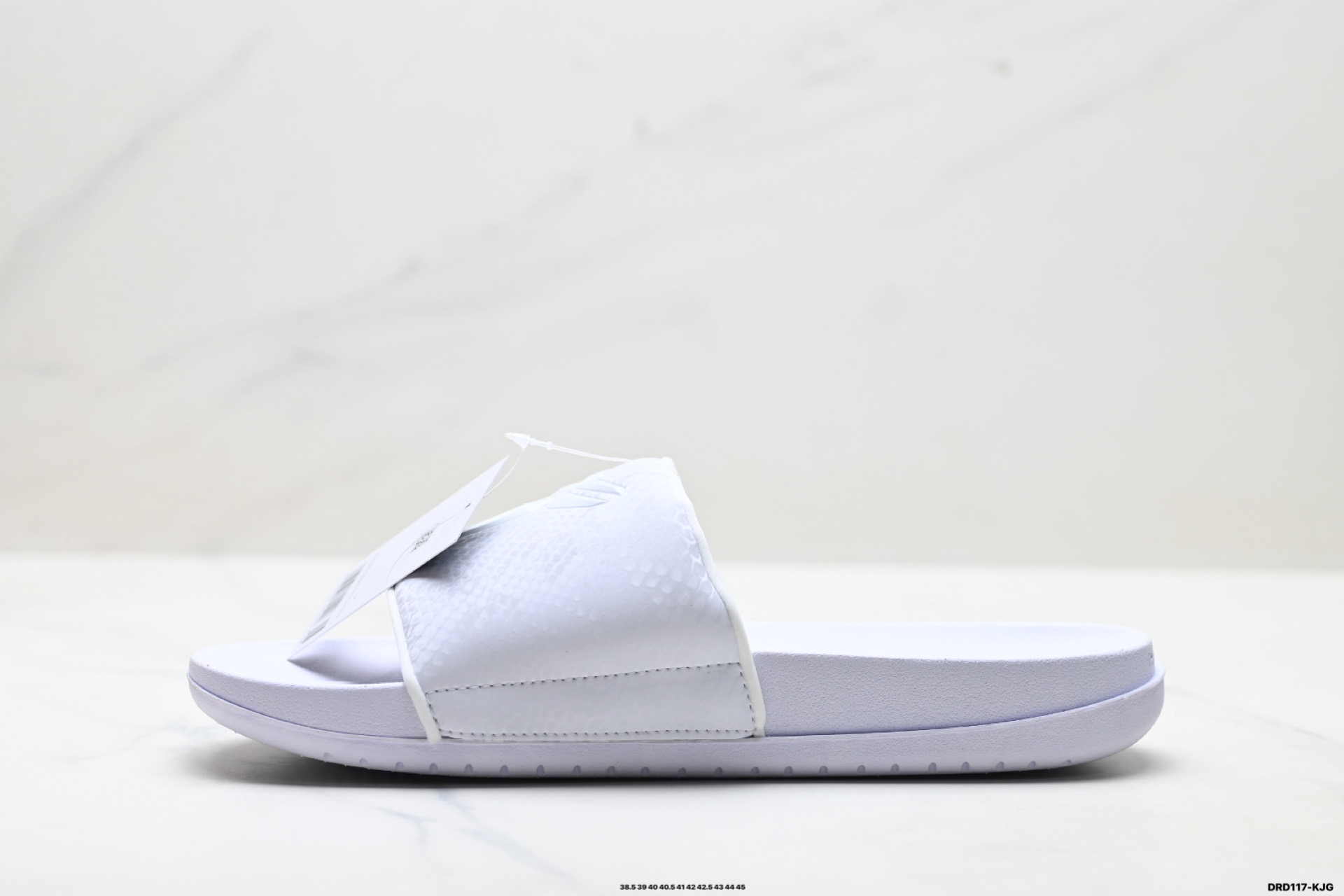 NIKE KOBE OFFCOURT SLIDE 耐克 经典百搭 夏季沙滩拖鞋 IF2870-100