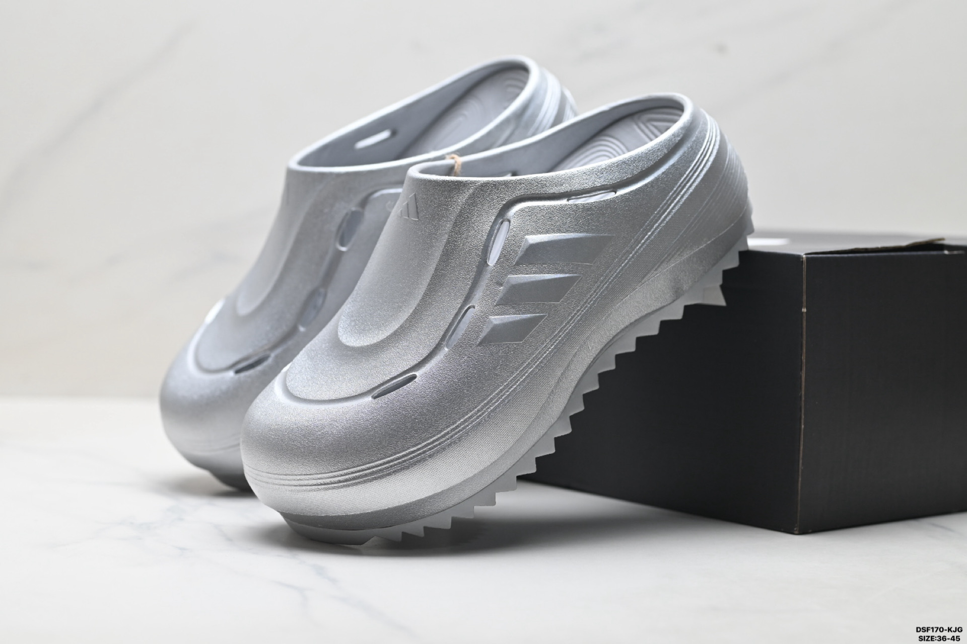 115 Adidas OZWAVE CLozeave CL阿迪达斯 百搭舒适 防磨防滑包头拖鞋 JR6761-Chinese UA Cheap High Quatity Brand Clothes Bags handbags Sneakers wholesale wholesaler seller from China Factory suppliers Fashion Clothing Shoes best Quality Beautiful Price 115 Adidas OZWAVE CLozeave CL阿迪达斯 百搭舒适 防磨防滑包头拖鞋 JR6761