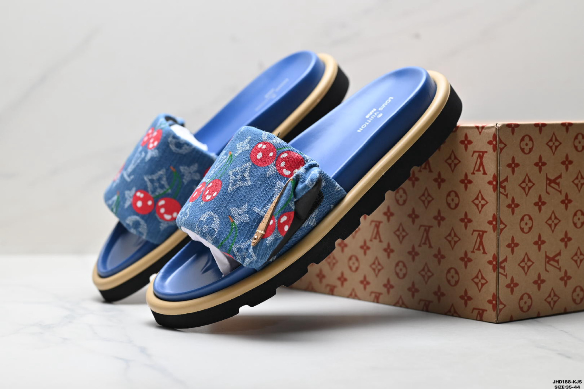 210 纯原Louis Vuitton 路易威登 牛仔布 经典老花 LV 拖鞋-Chinese UA Cheap High Quatity Brand Clothes Bags handbags Sneakers wholesale wholesaler seller from China Factory suppliers Fashion Clothing Shoes best Quality Beautiful Price 210 纯原Louis Vuitton 路易威登 牛仔布 经典老花 LV 拖鞋