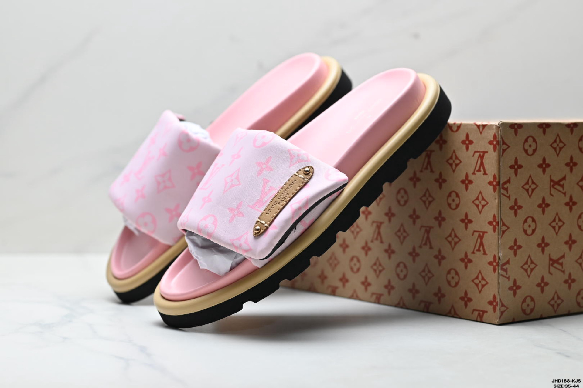 210 纯原Louis Vuitton 路易威登 牛仔布 经典老花 LV 拖鞋-Chinese UA Cheap High Quatity Brand Clothes Bags handbags Sneakers wholesale wholesaler seller from China Factory suppliers Fashion Clothing Shoes best Quality Beautiful Price 210 纯原Louis Vuitton 路易威登 牛仔布 经典老花 LV 拖鞋