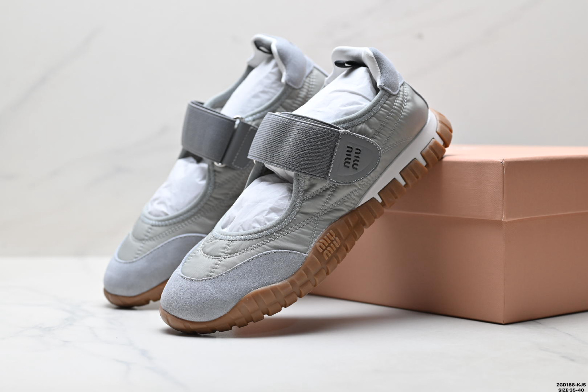 320 纯原MiuMiu Tyre 缪缪 小牛皮 麂皮 圆头系带 低帮休闲板鞋